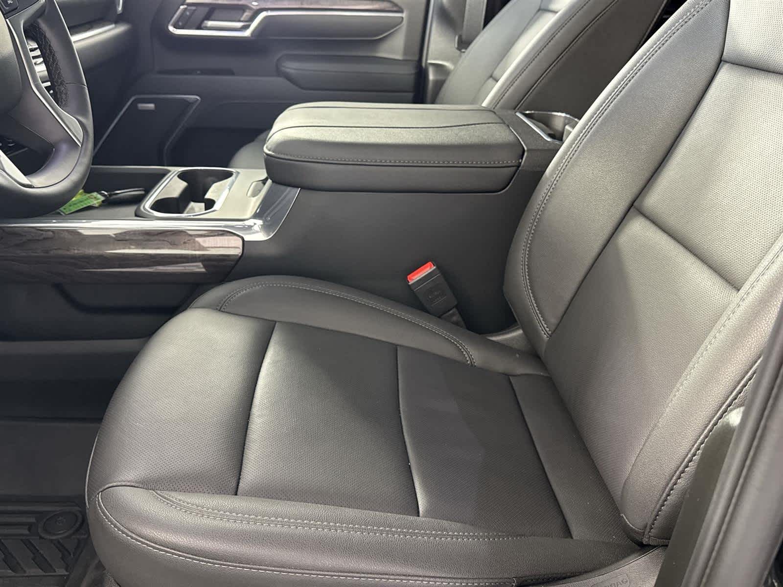 Thumbnail: 2026 Chevrolet Silverado 2500 - 12