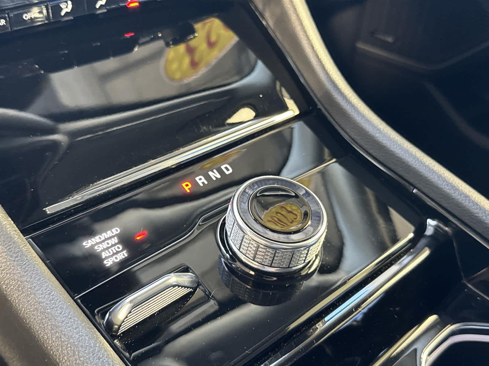 Thumbnail: 2023 Jeep Grand Cherokee - 20