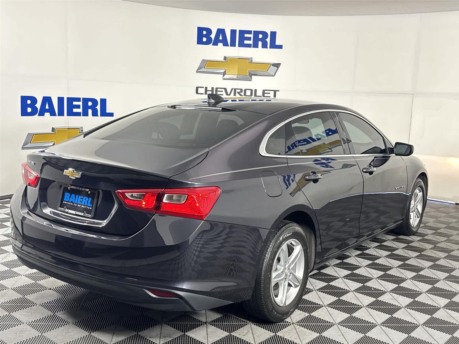 Thumbnail: 2022 Chevrolet Malibu - 4