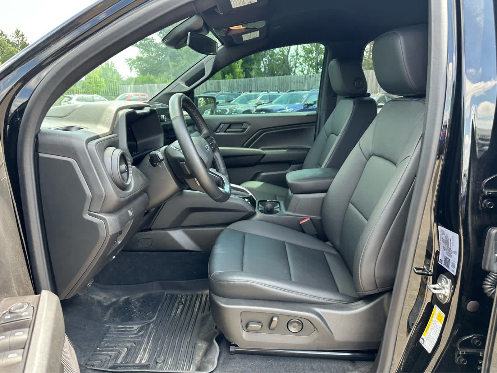 Thumbnail: 2025 Chevrolet Colorado - 9