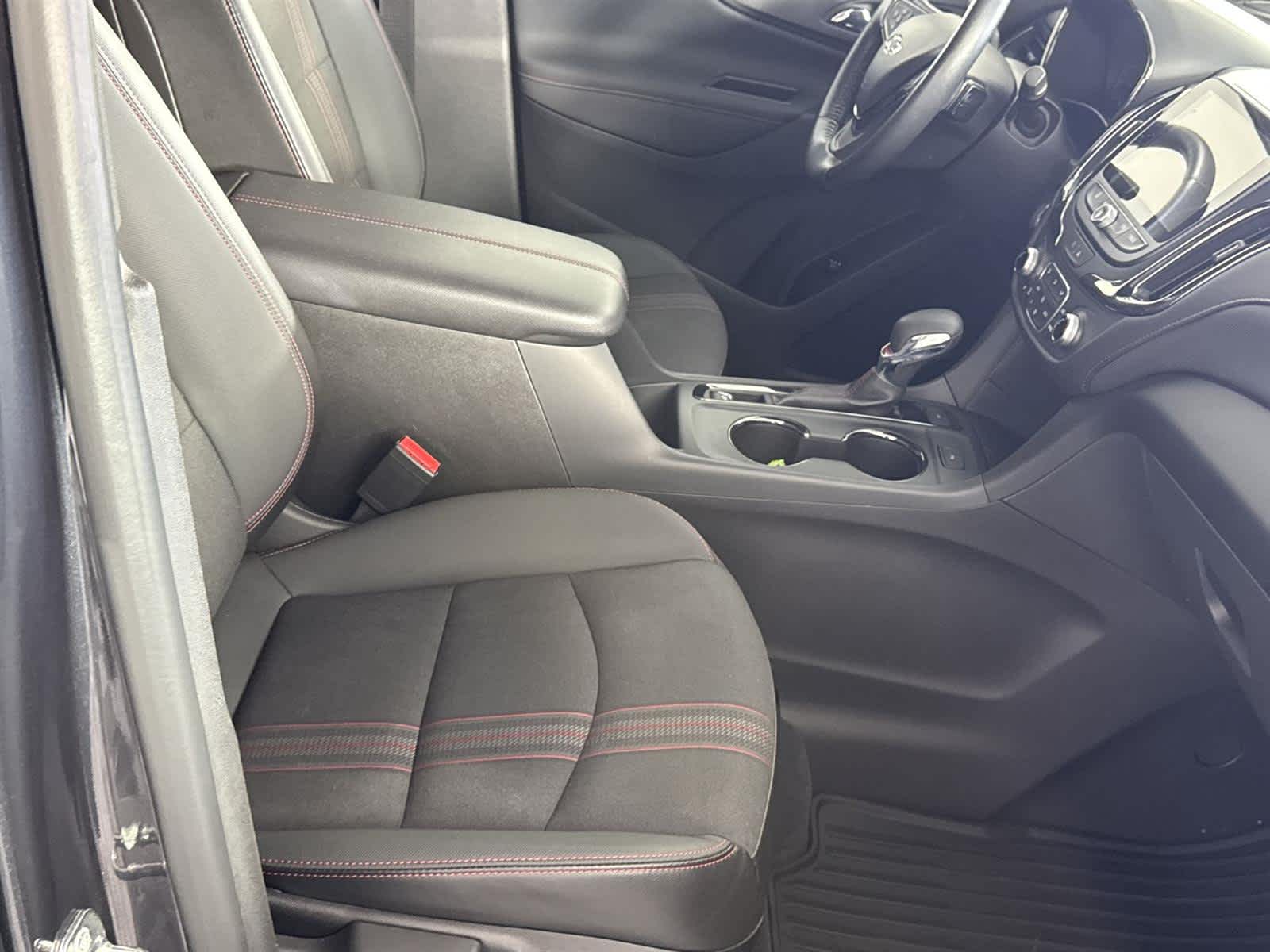 Thumbnail: 2022 Chevrolet Equinox - 18