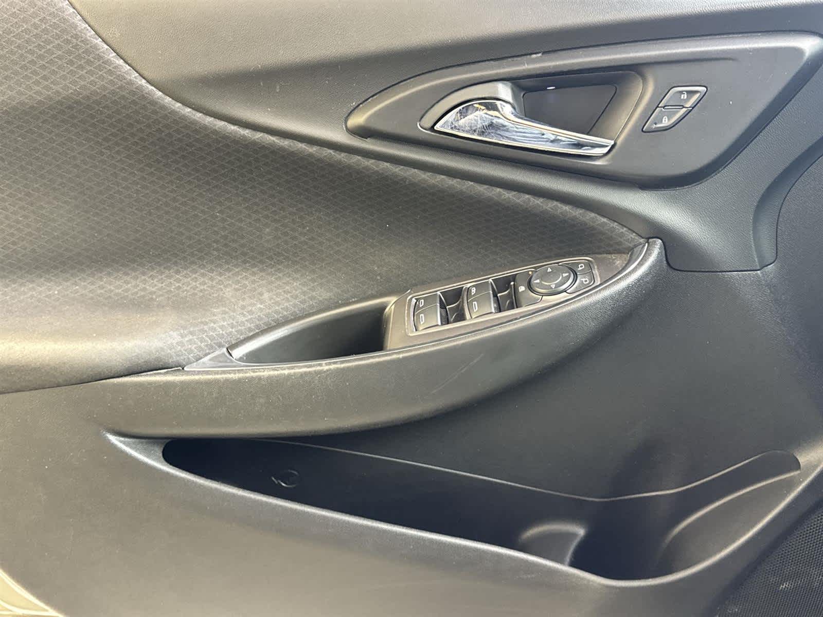 Thumbnail: 2017 Chevrolet Malibu - 22