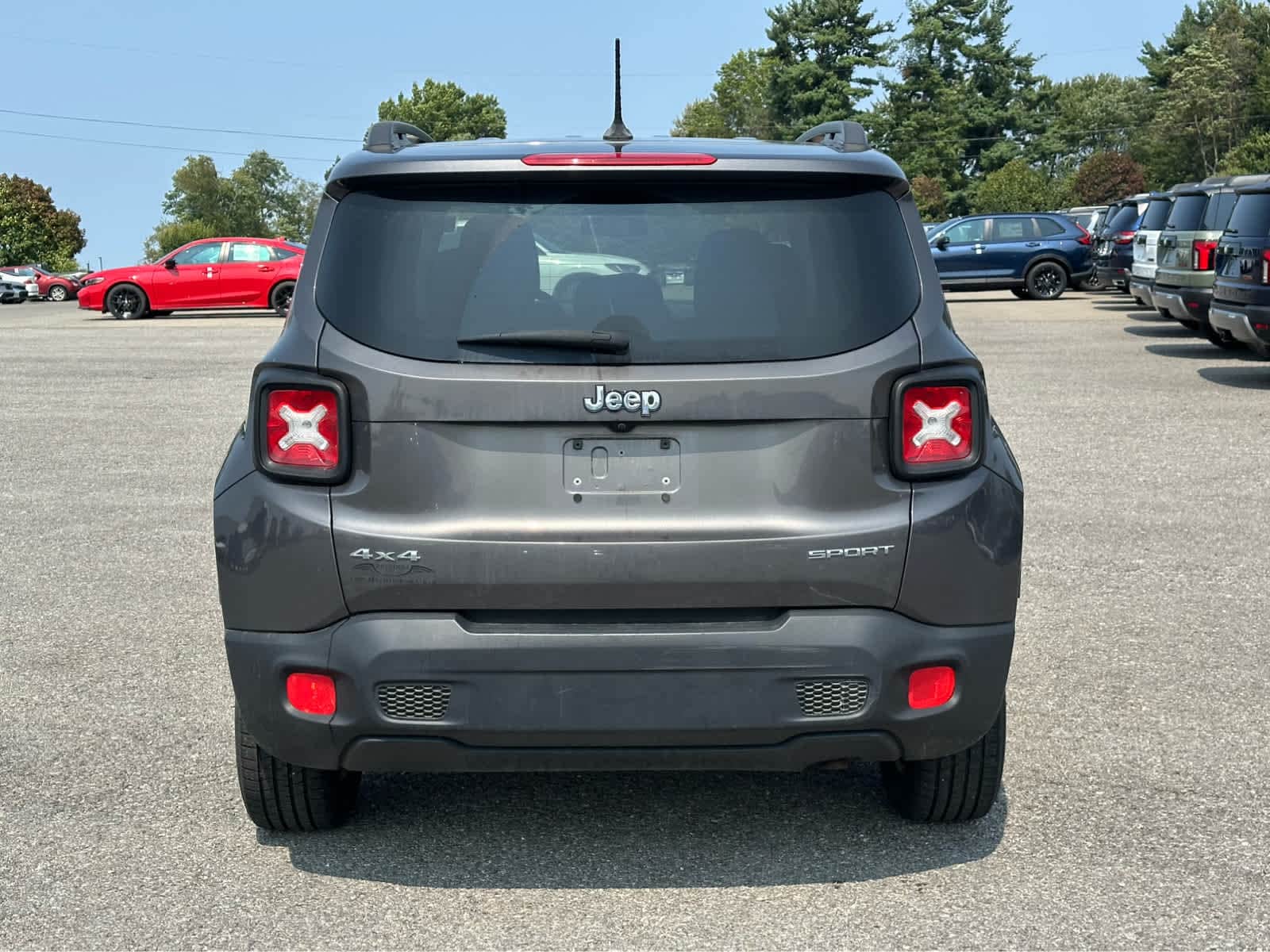Thumbnail: 2016 Jeep Renegade - 6