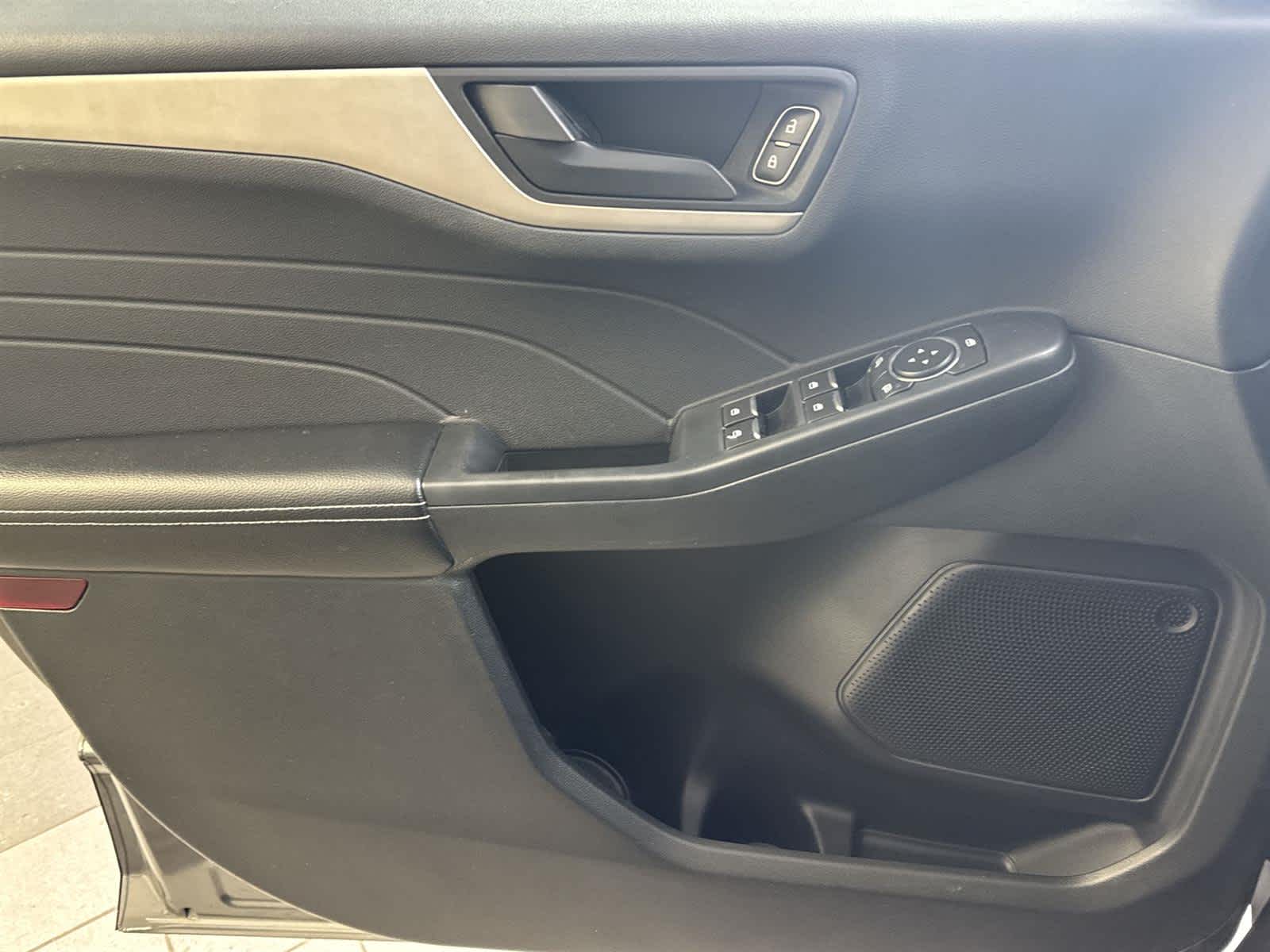 Thumbnail: 2022 Ford Escape - 21