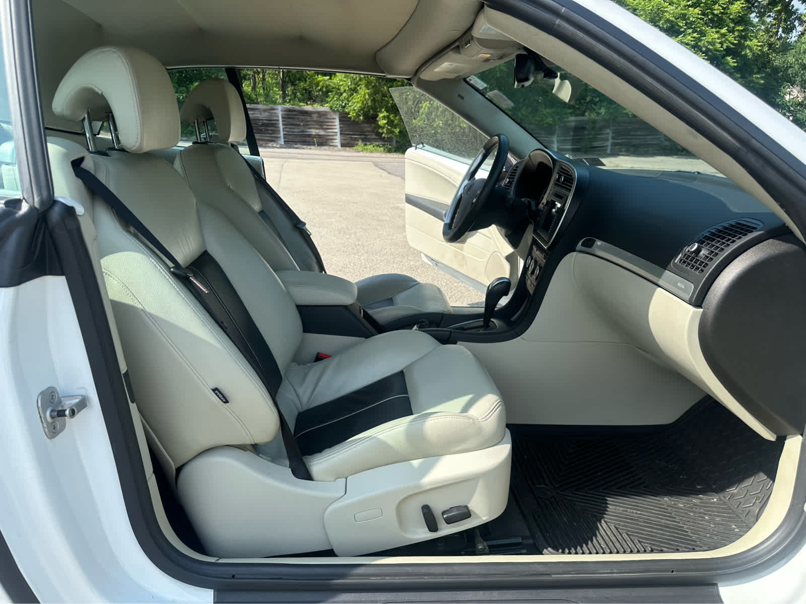 Thumbnail: 2008 Saab 9-3 - 18