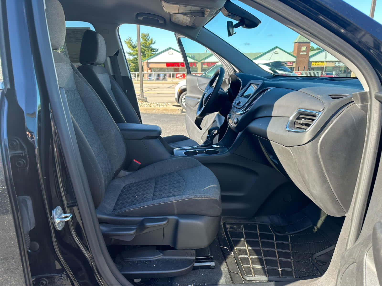 Thumbnail: 2022 Chevrolet Equinox - 19