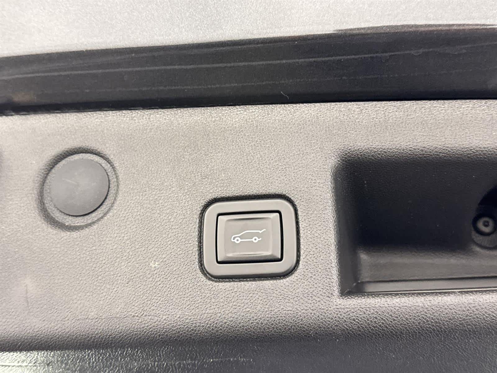 Thumbnail: 2020 Chevrolet Equinox - 16