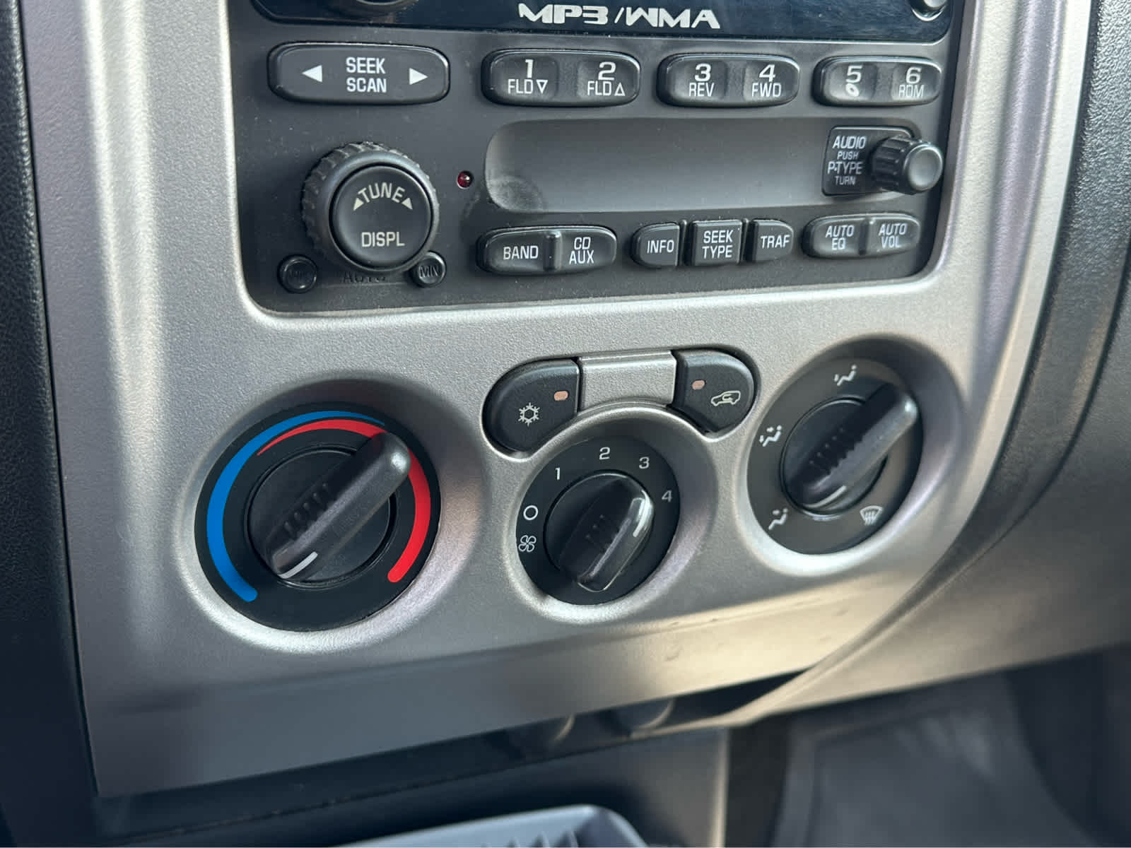 Thumbnail: 2008 Chevrolet Colorado - 15
