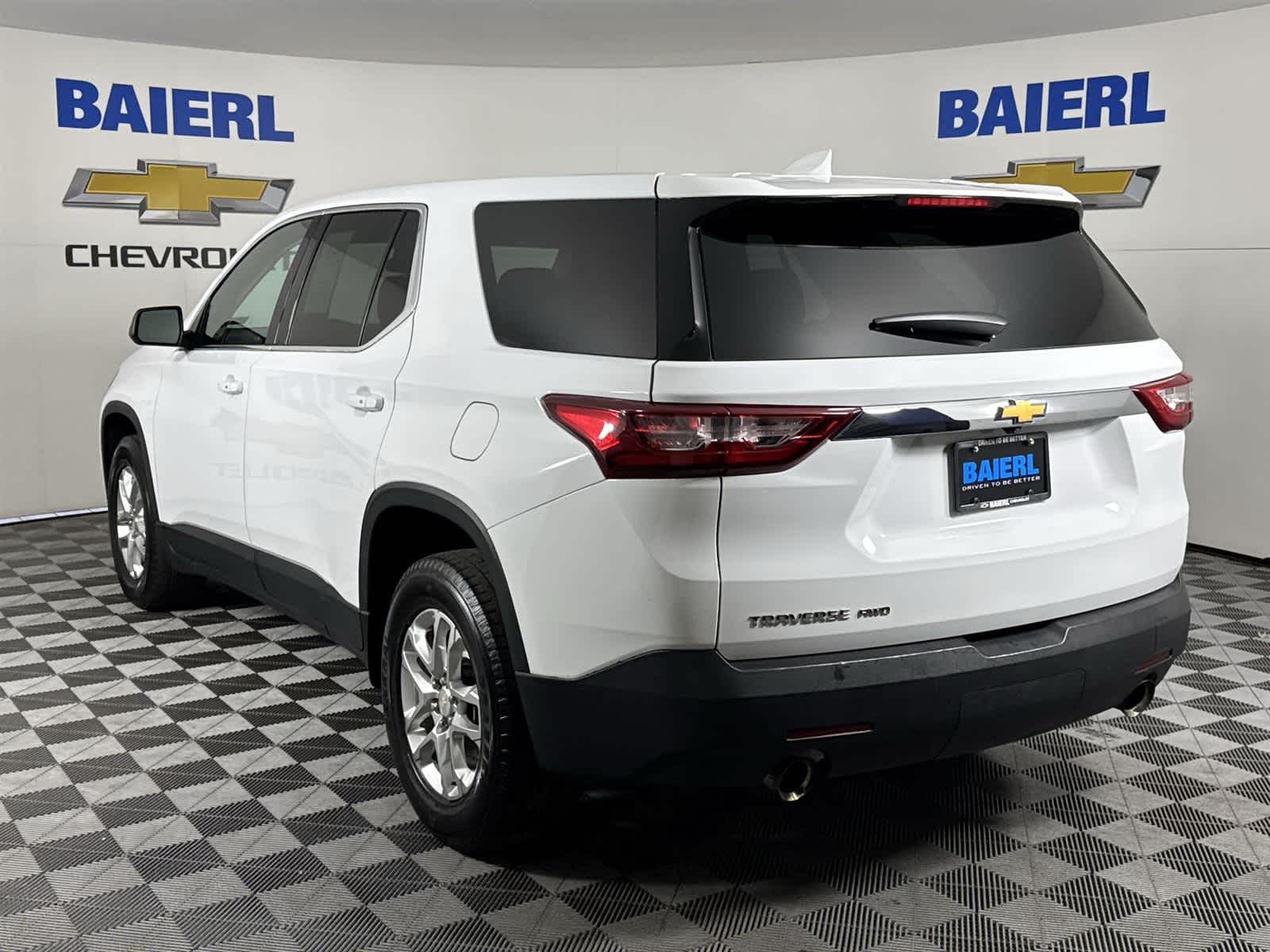 Thumbnail: 2021 Chevrolet Traverse - 3