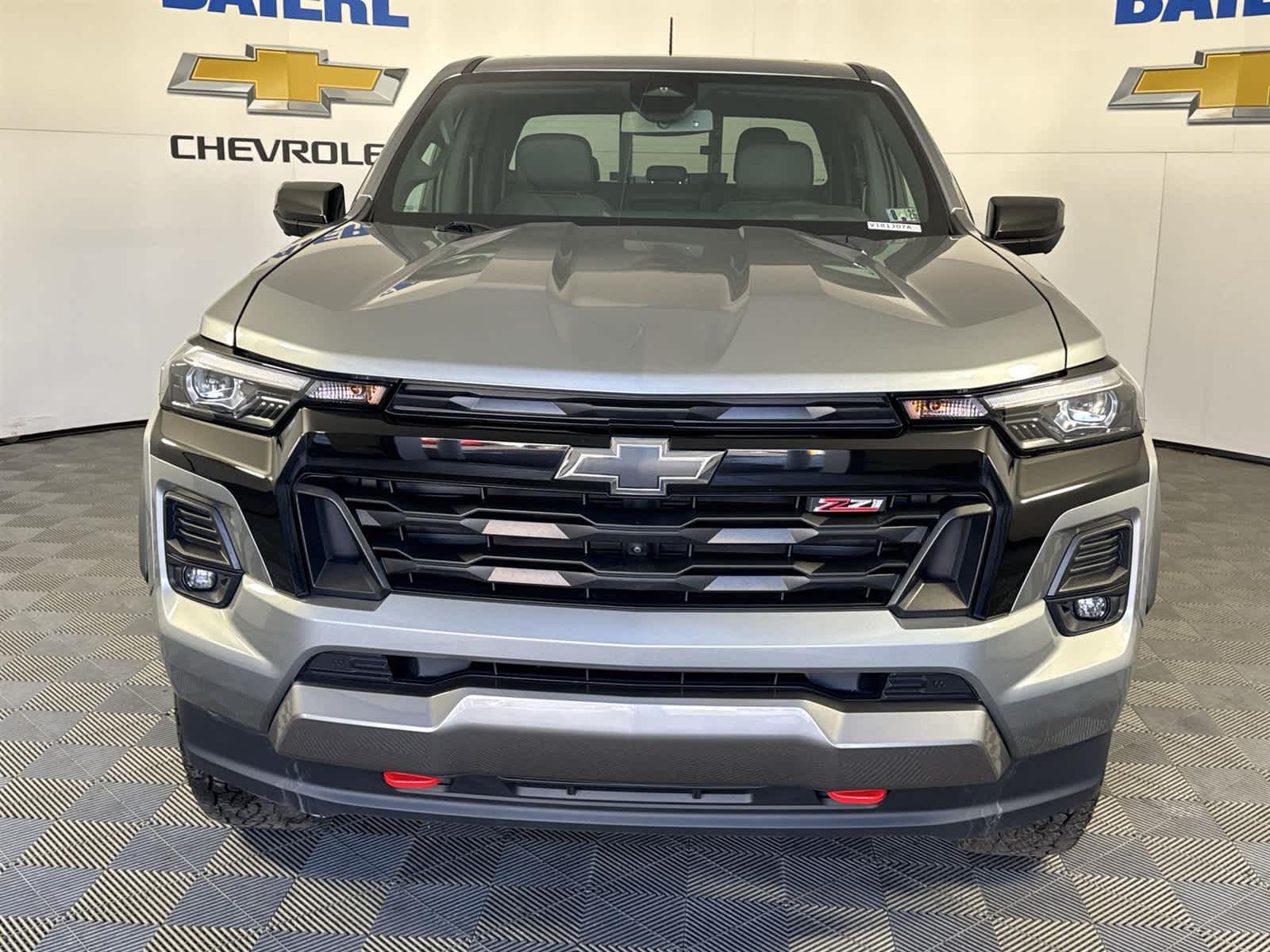 Thumbnail: 2023 Chevrolet Colorado - 8