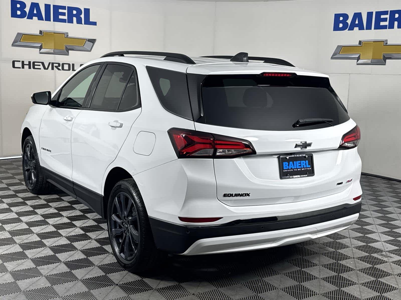 Thumbnail: 2022 Chevrolet Equinox - 3