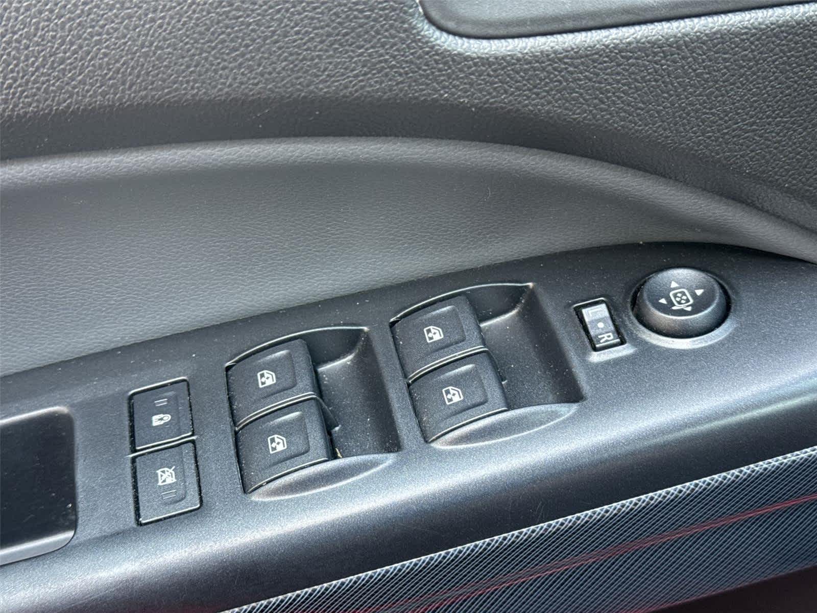 Thumbnail: 2015 Chevrolet Colorado - 25