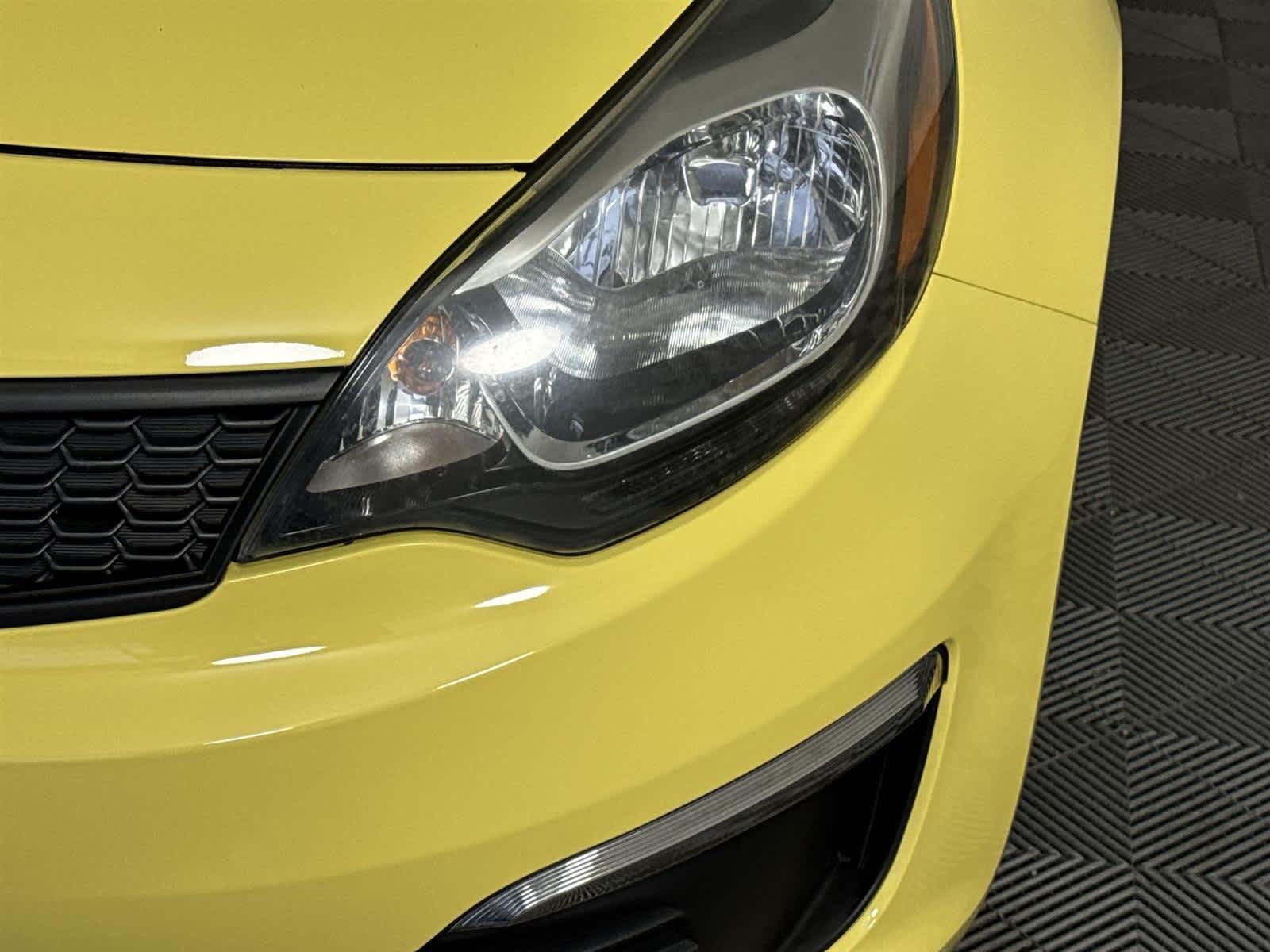 Thumbnail: 2016 Kia Rio - 9