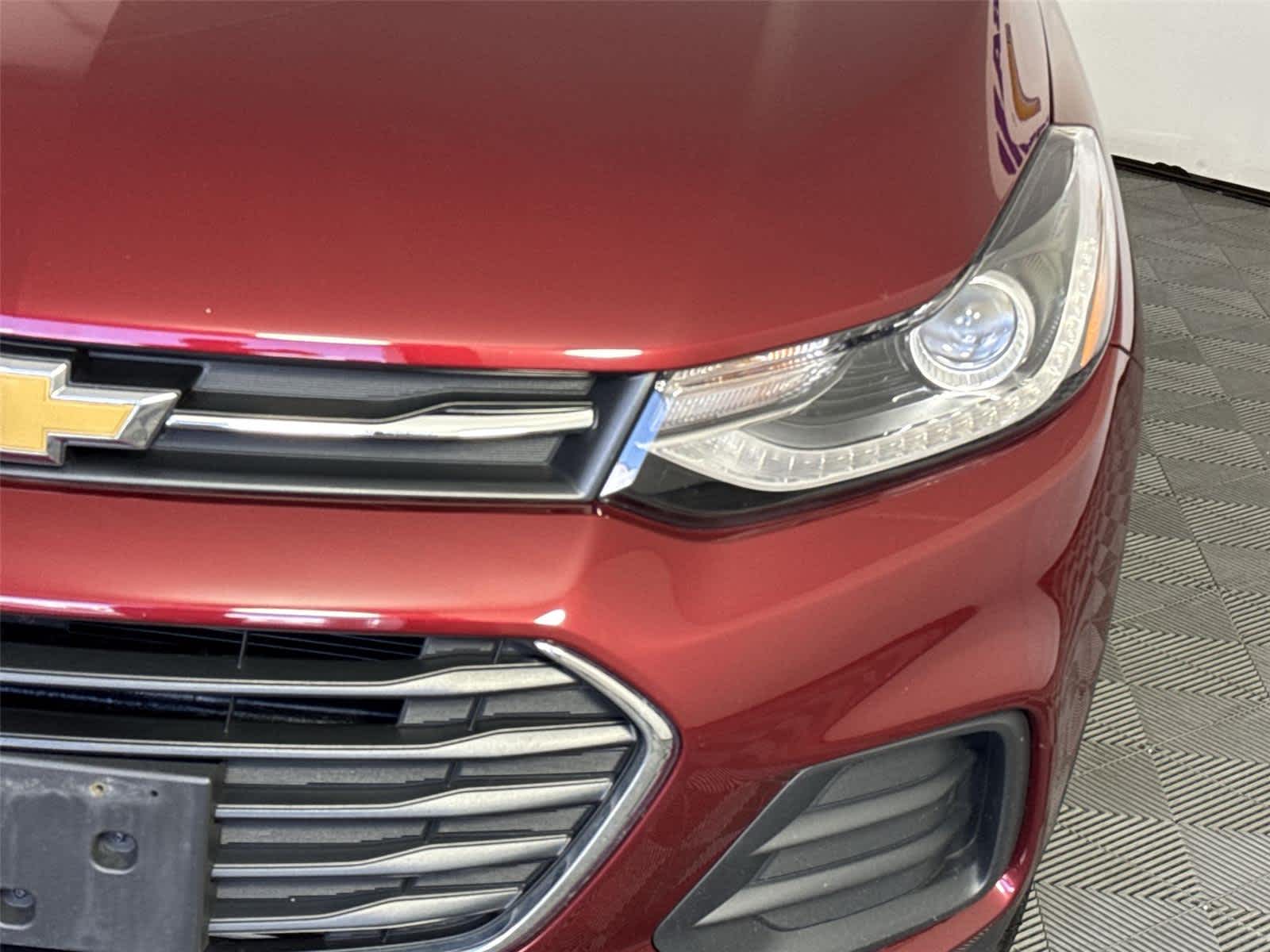 Thumbnail: 2022 Chevrolet Trax - 9