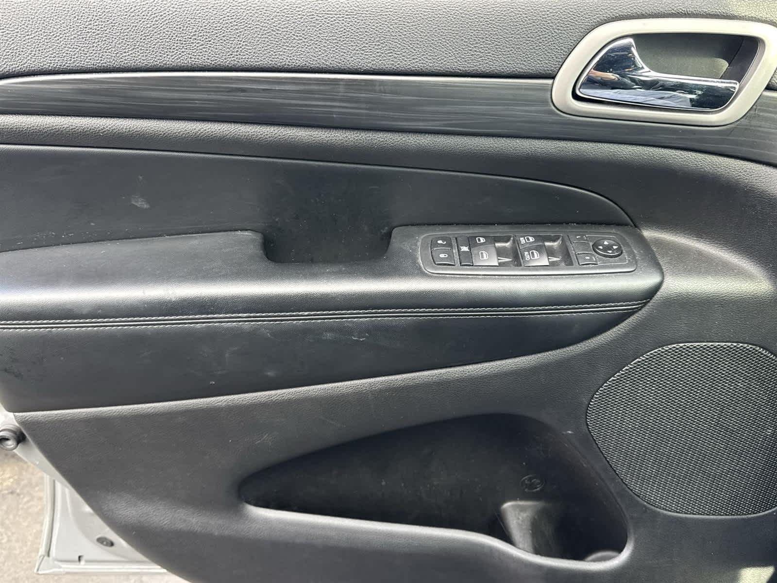 Thumbnail: 2020 Jeep Grand Cherokee - 22