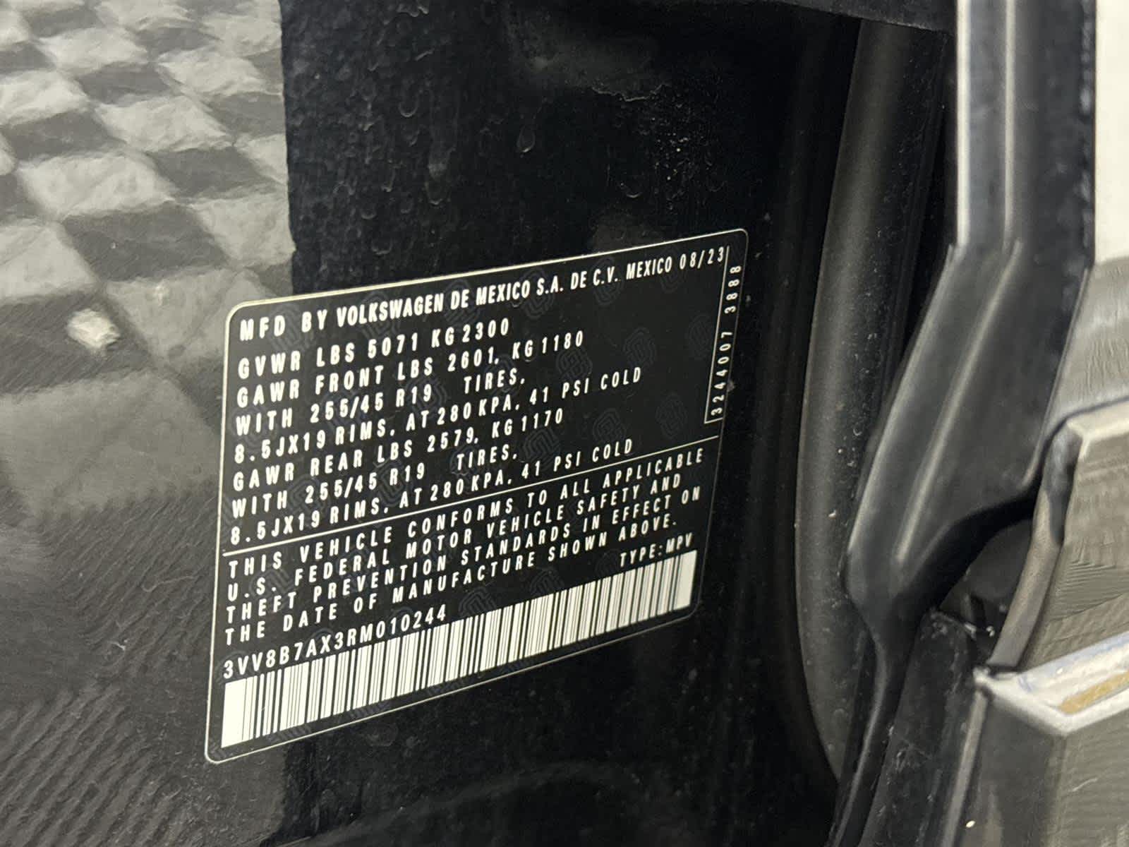 Thumbnail: 2024 Volkswagen Tiguan - 30