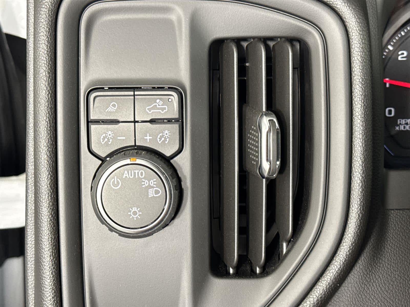 Thumbnail: 2025 Chevrolet Silverado 3500 - 24