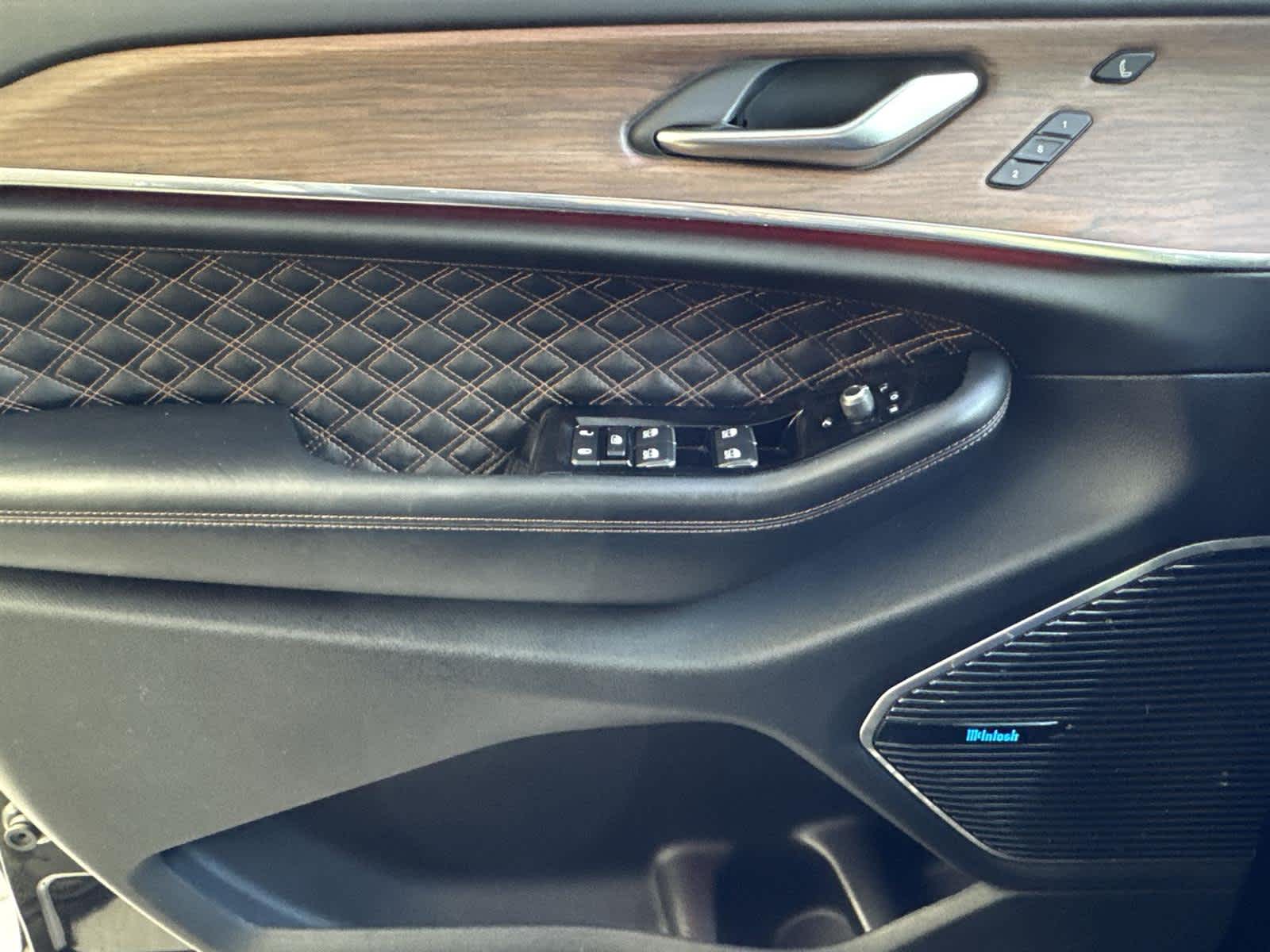 Thumbnail: 2022 Jeep Grand Cherokee - 22