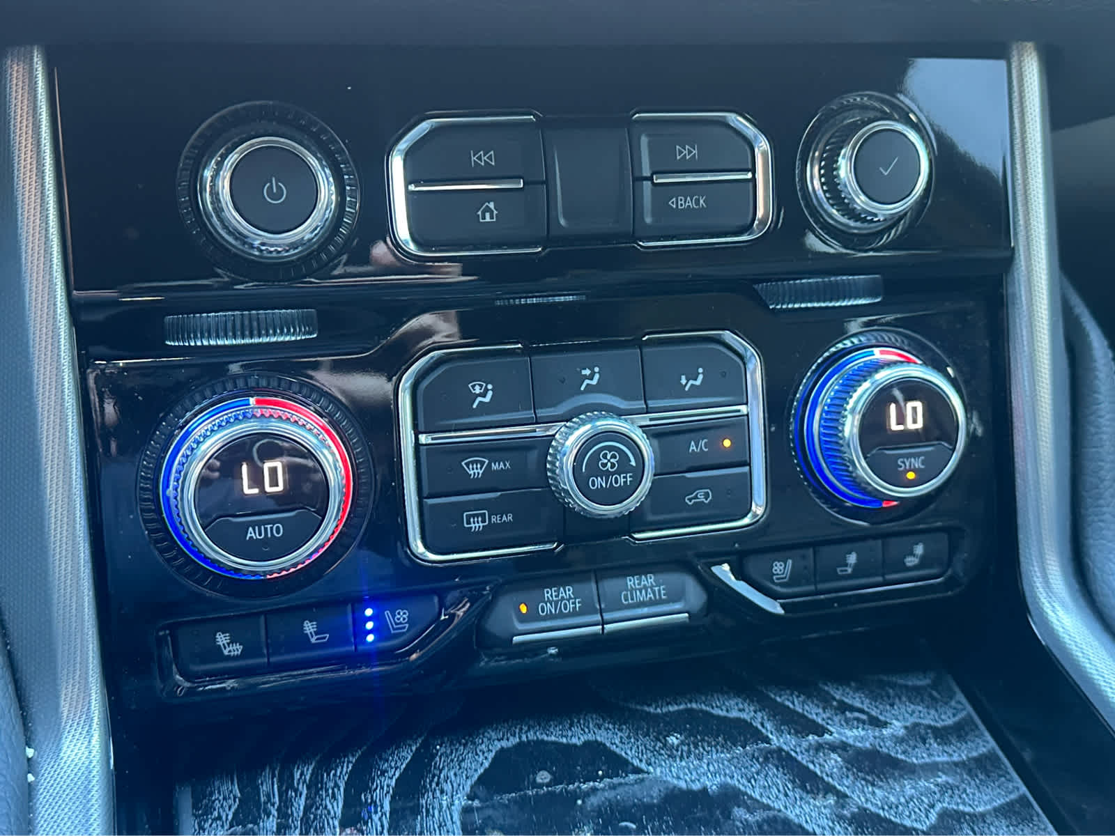 Thumbnail: 2021 GMC Yukon - 17