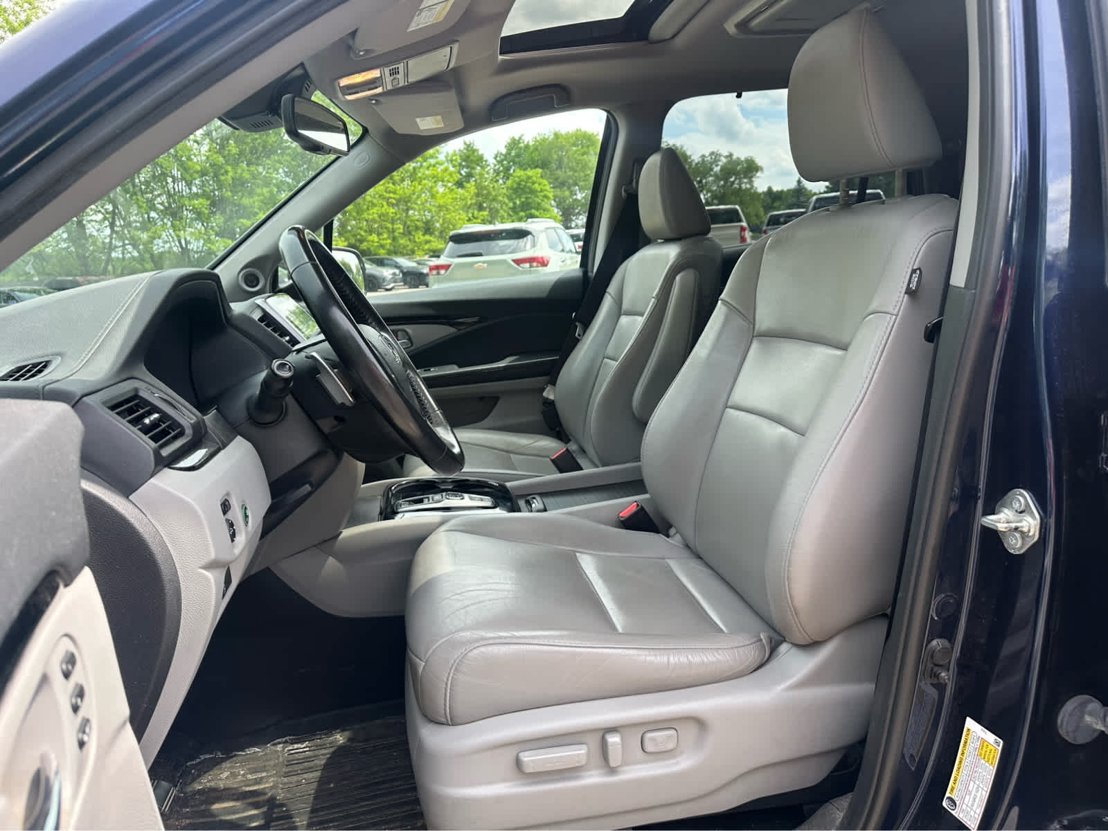 Thumbnail: 2018 Honda Pilot - 9