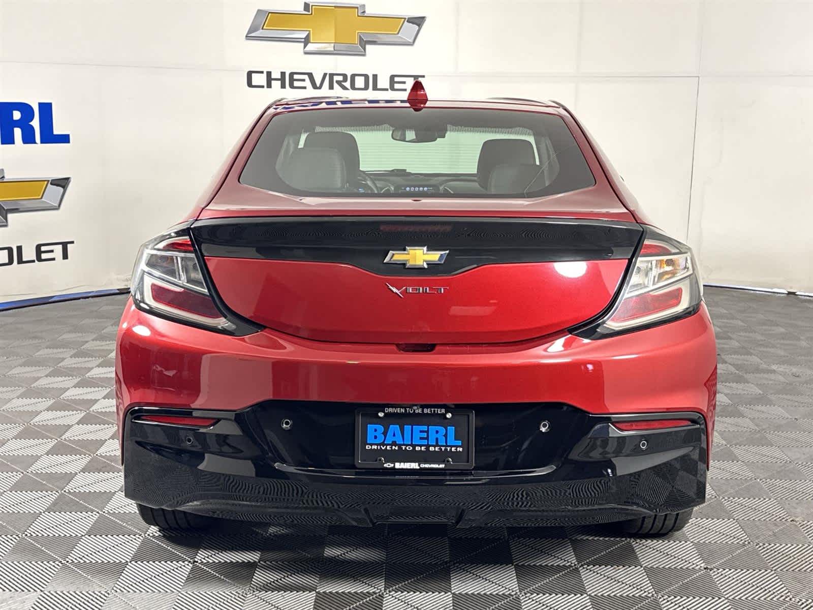 Thumbnail: 2018 Chevrolet Volt - 4