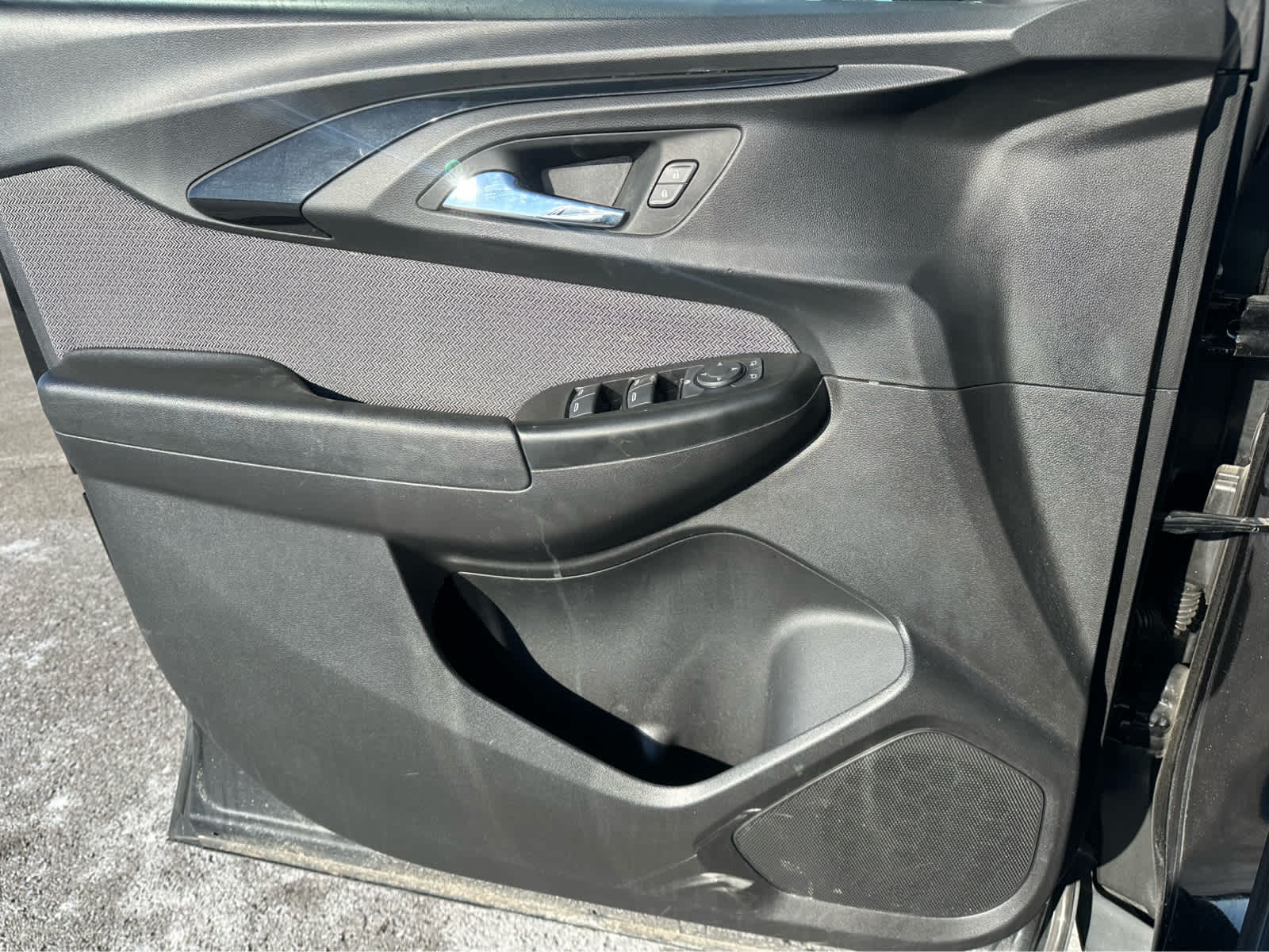 Thumbnail: 2023 Chevrolet TrailBlazer - 18