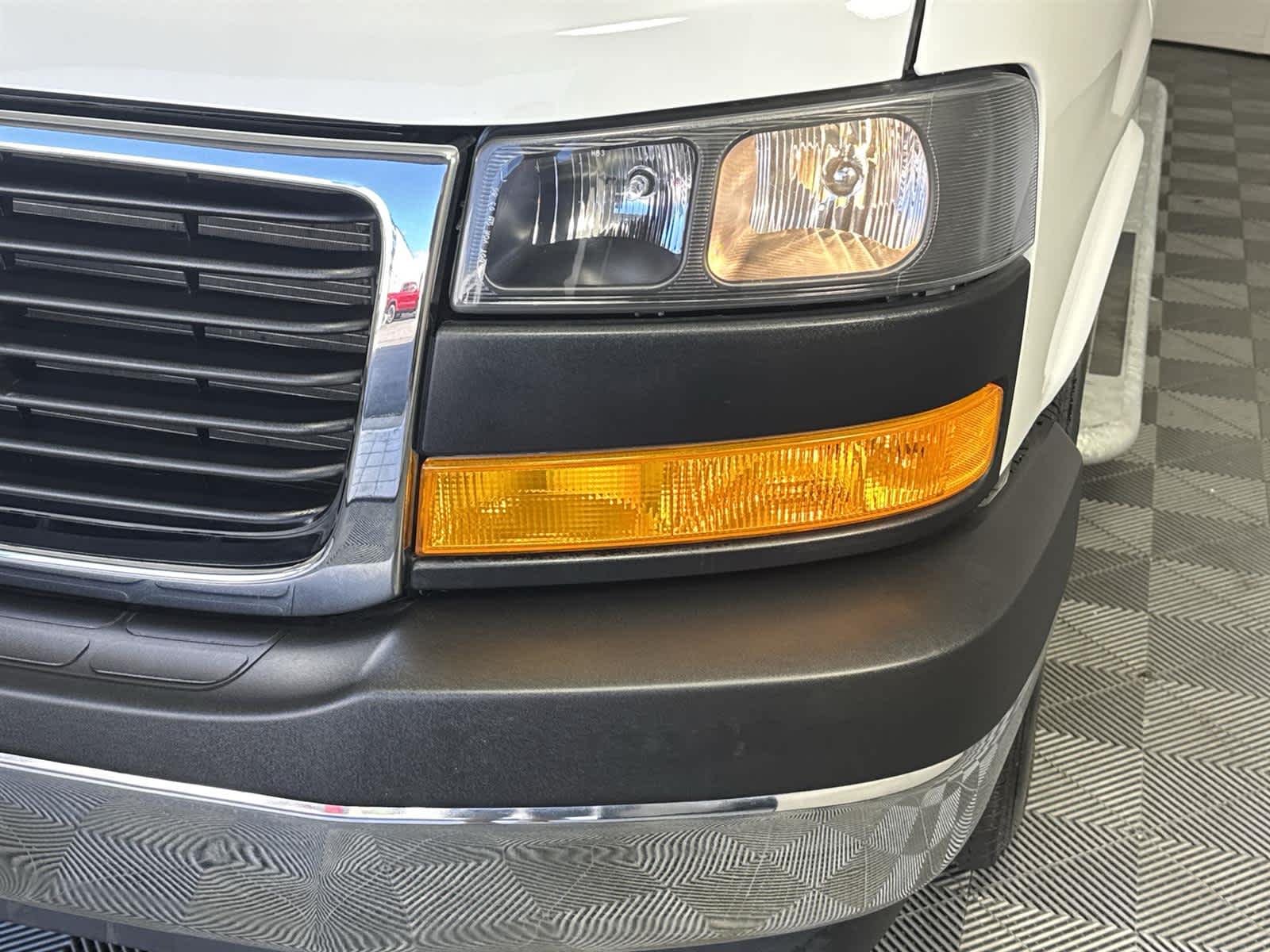 Thumbnail: 2024 GMC Savana - 9