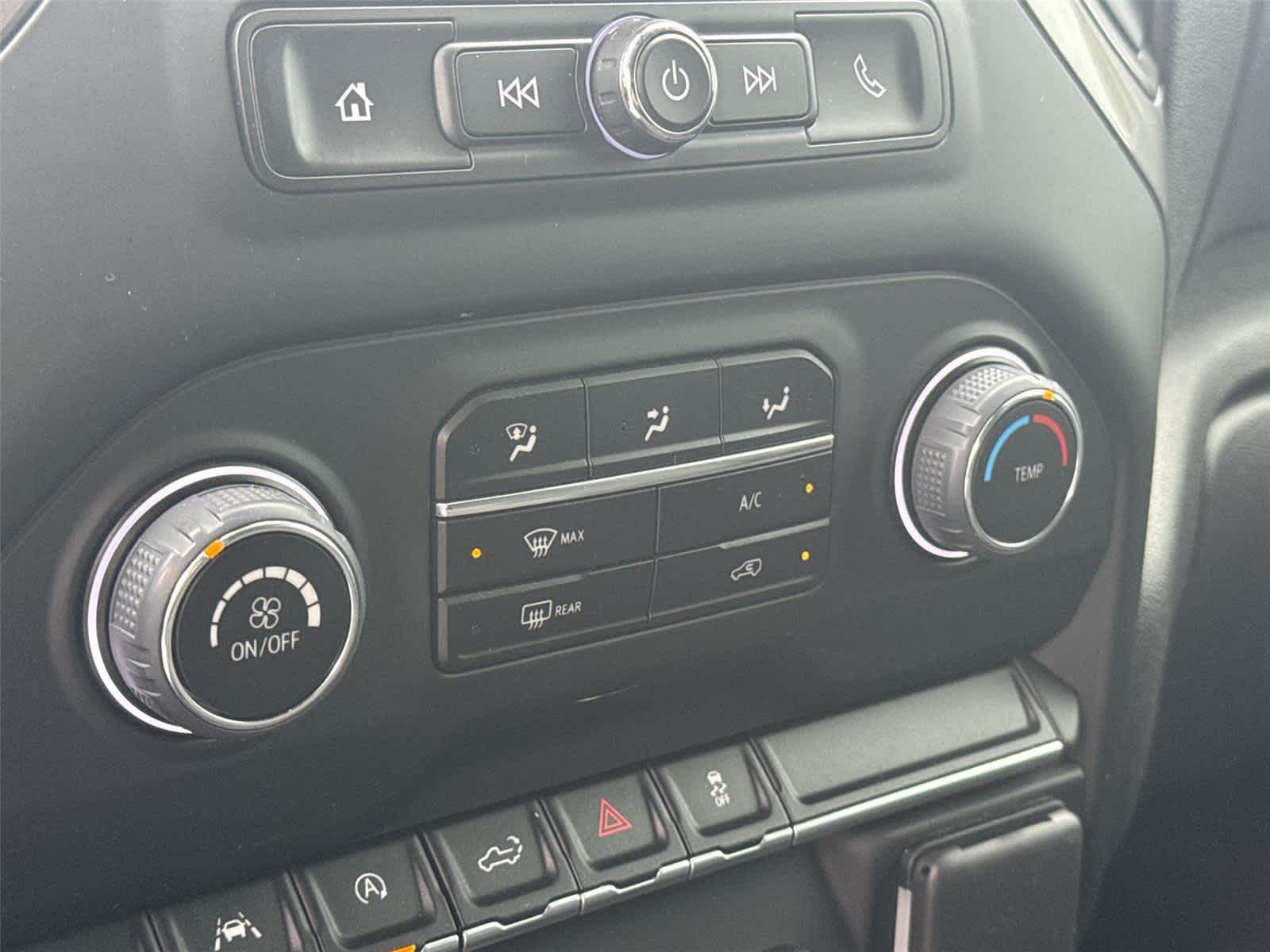 Thumbnail: 2023 Chevrolet Silverado 1500 - 20