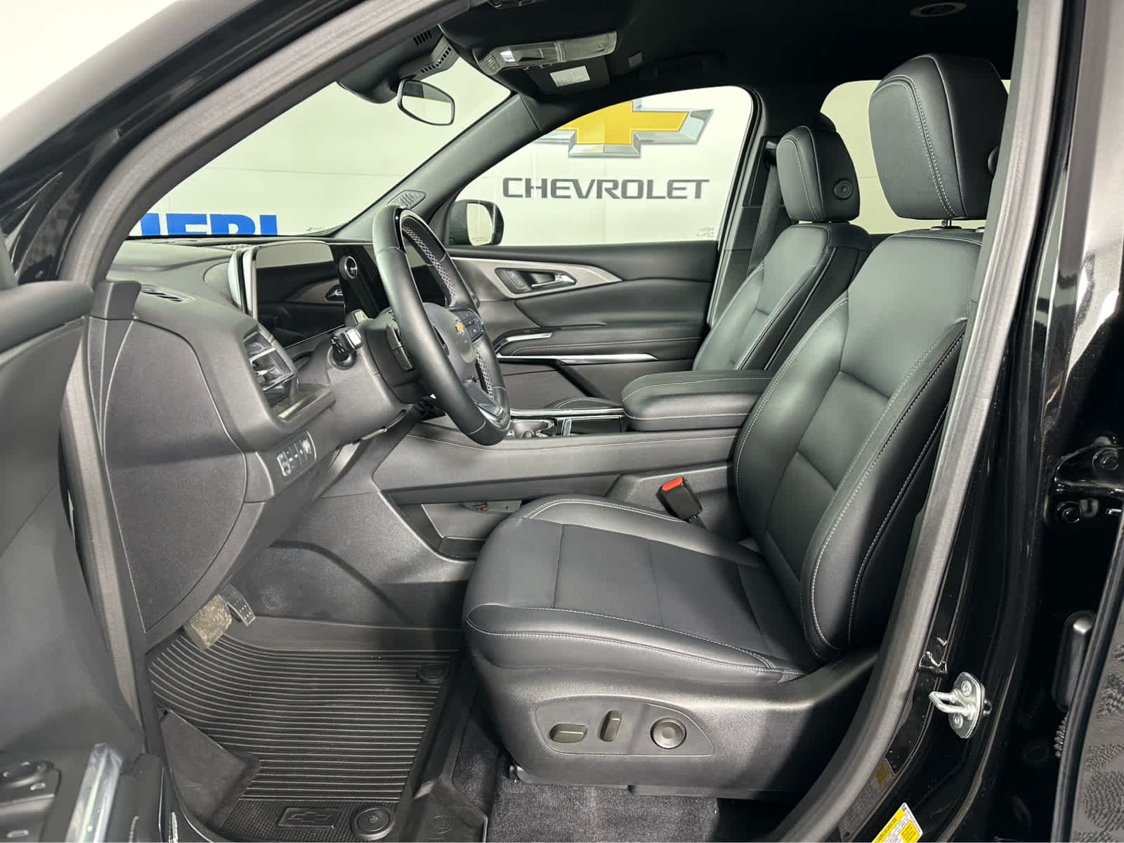 Thumbnail: 2024 Chevrolet Traverse - 9