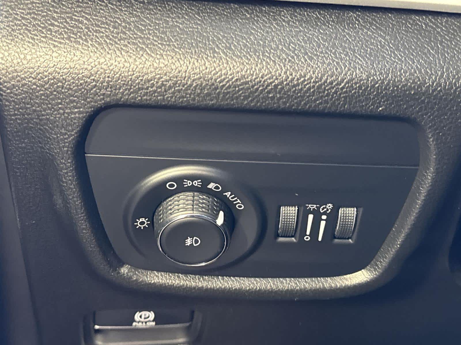 Thumbnail: 2023 Jeep Grand Cherokee - 23