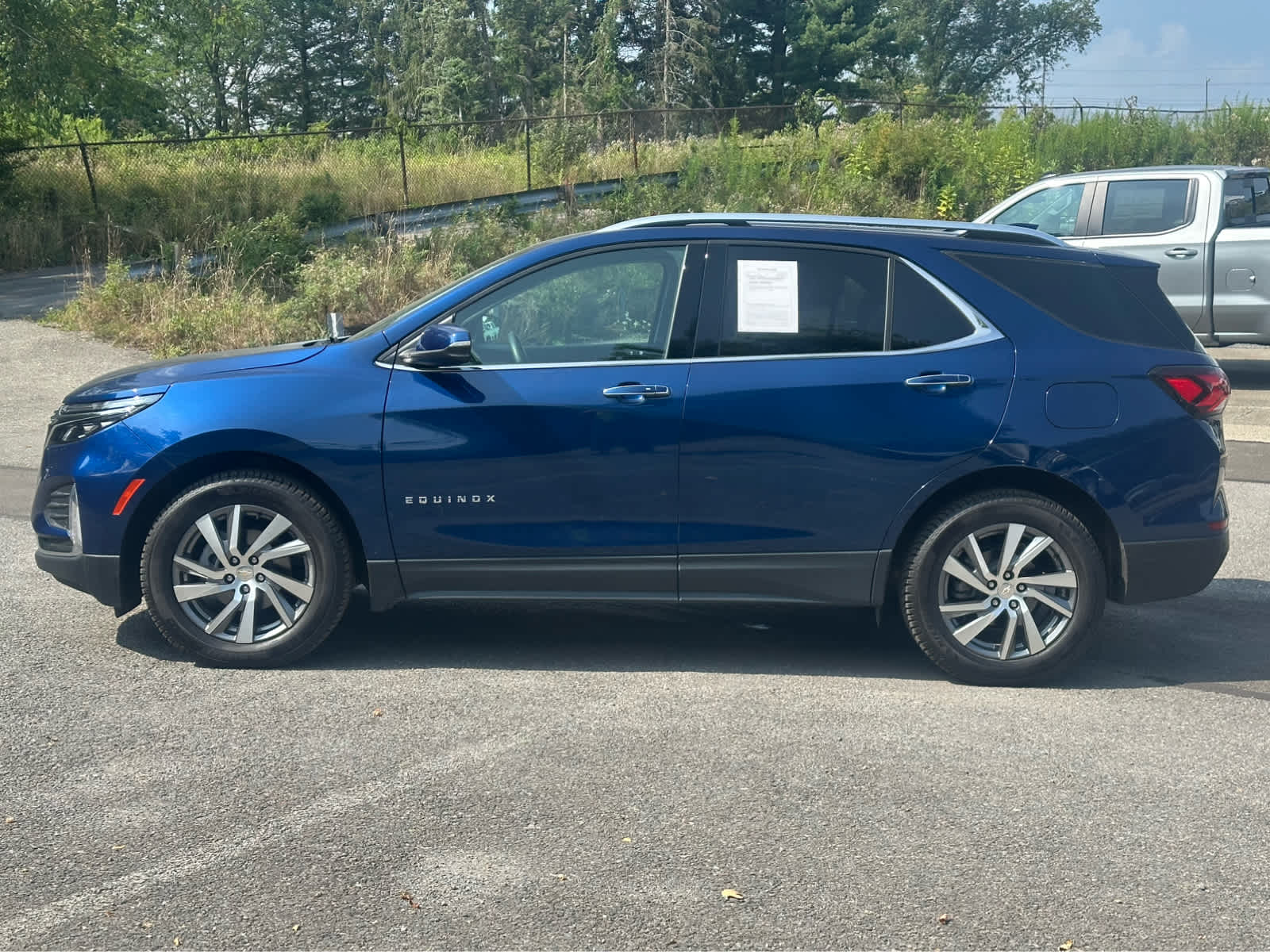 Thumbnail: 2022 Chevrolet Equinox - 4