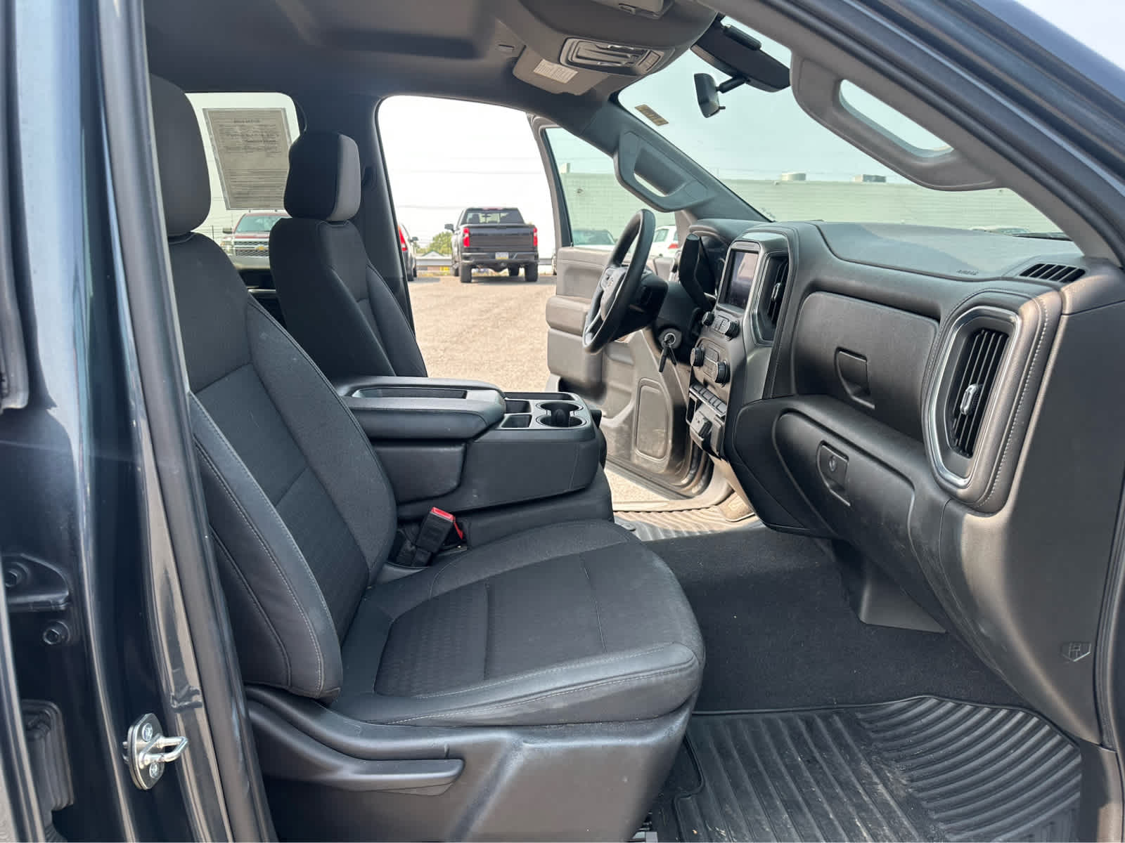 Thumbnail: 2020 Chevrolet Silverado 1500 - 17