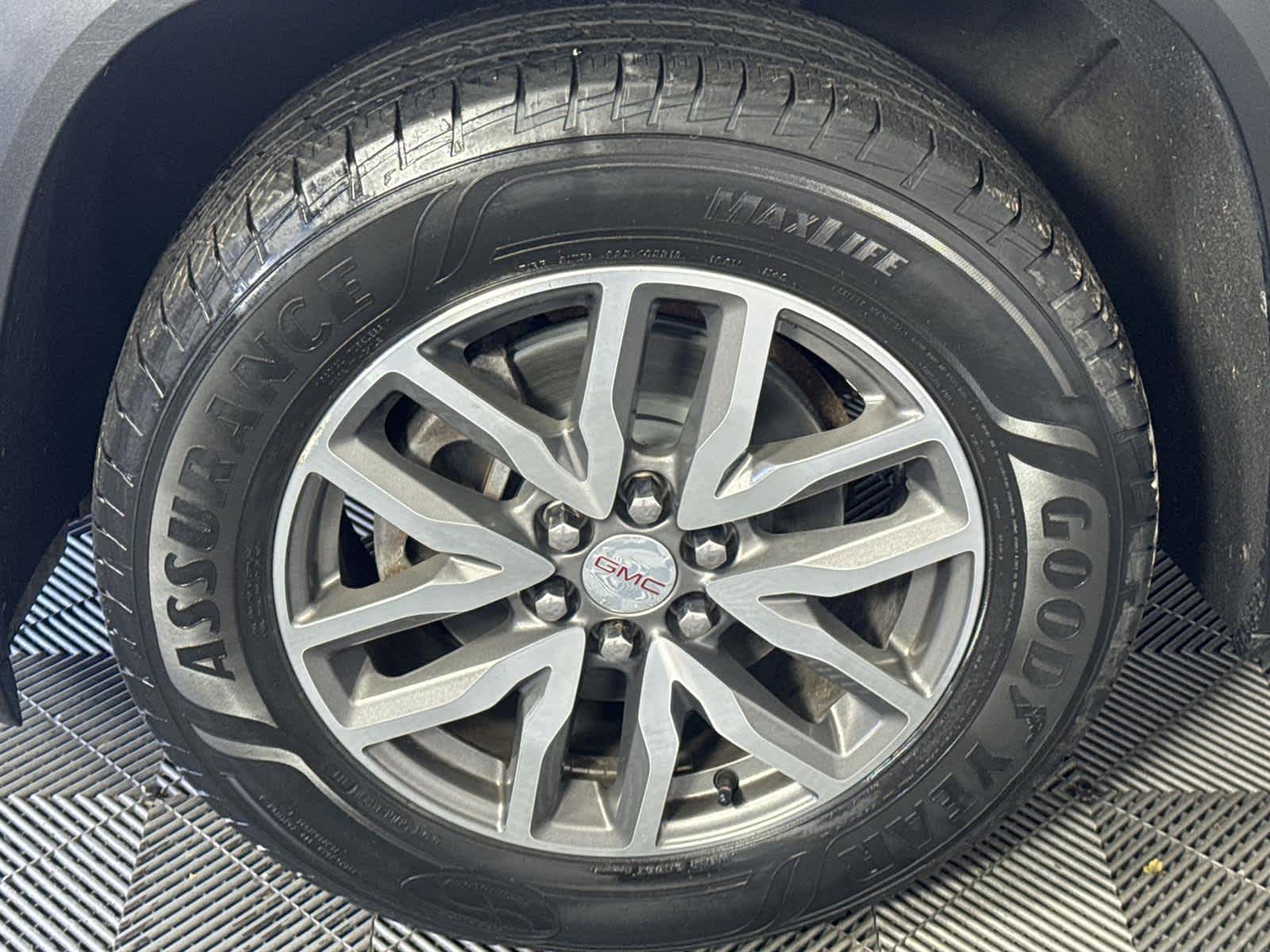 Thumbnail: 2017 GMC Acadia - 10