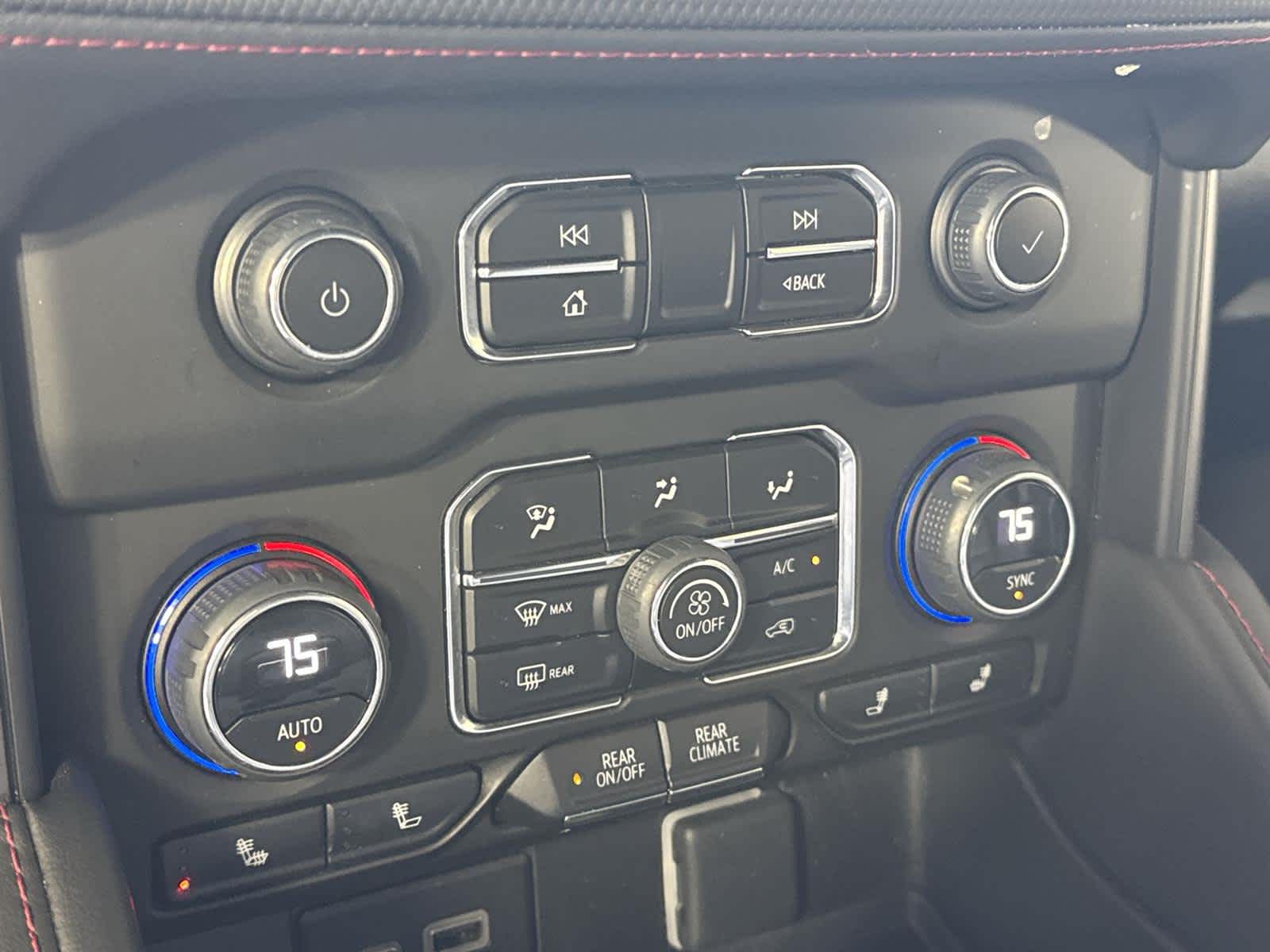 Thumbnail: 2023 Chevrolet Suburban - 19