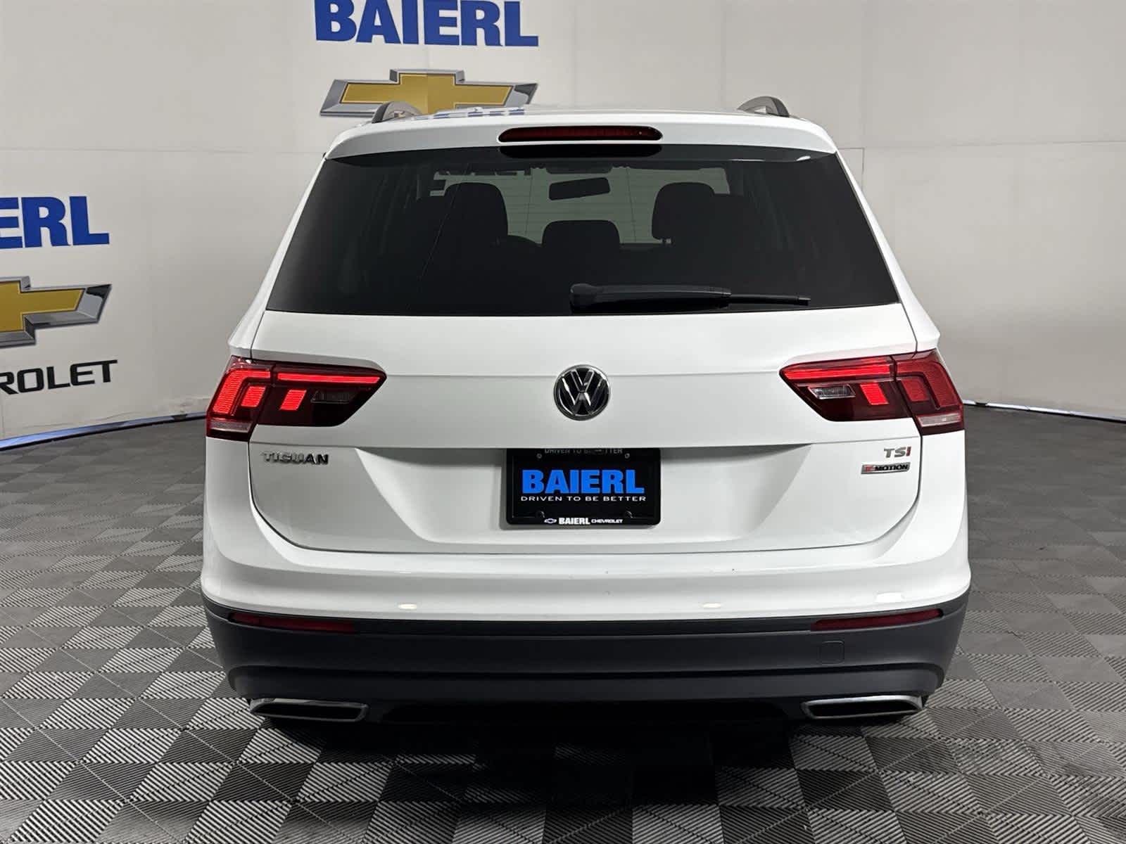 Thumbnail: 2018 Volkswagen Tiguan - 4