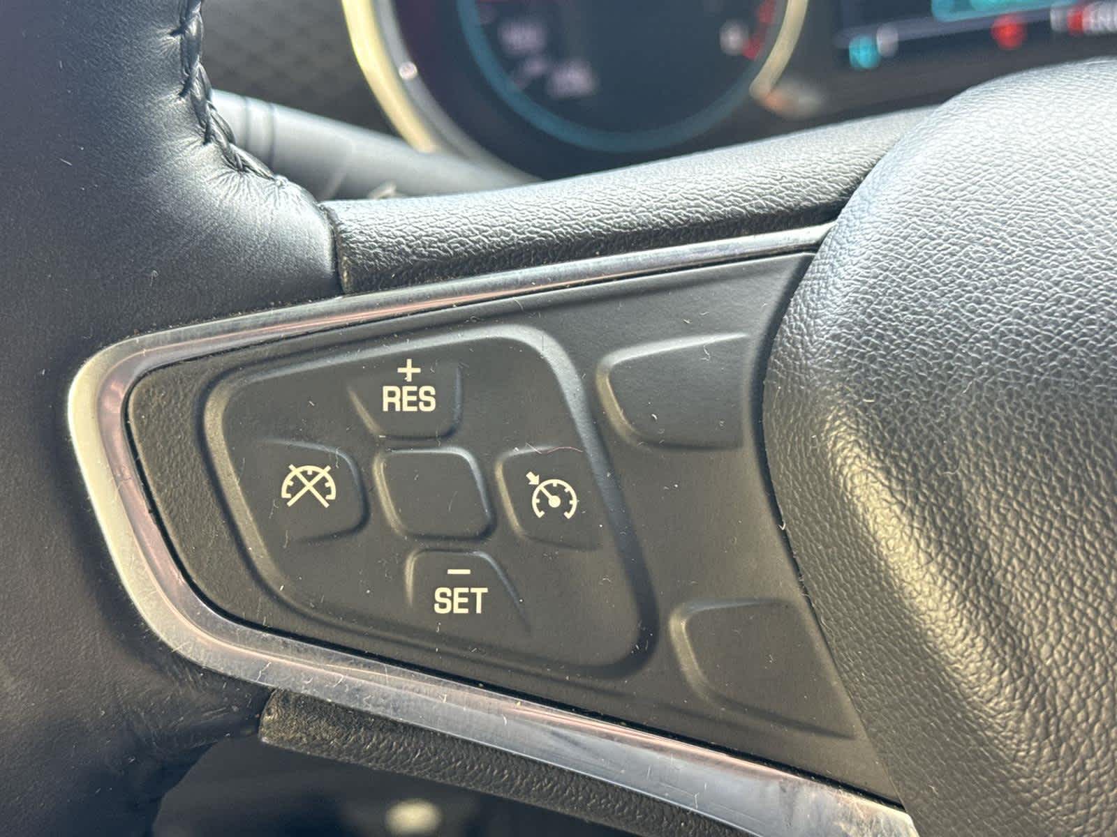 Thumbnail: 2017 Chevrolet Malibu - 25