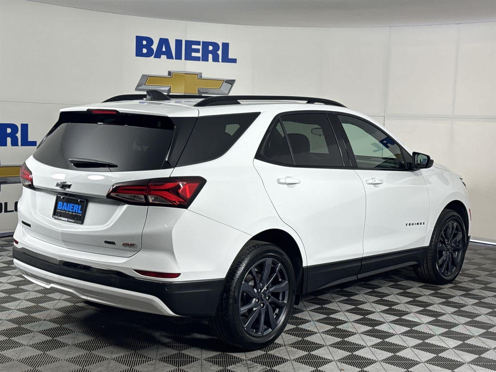 Thumbnail: 2022 Chevrolet Equinox - 5