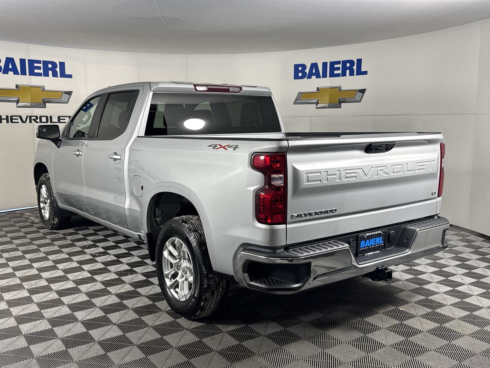 Thumbnail: 2022 Chevrolet Silverado 1500 - 3