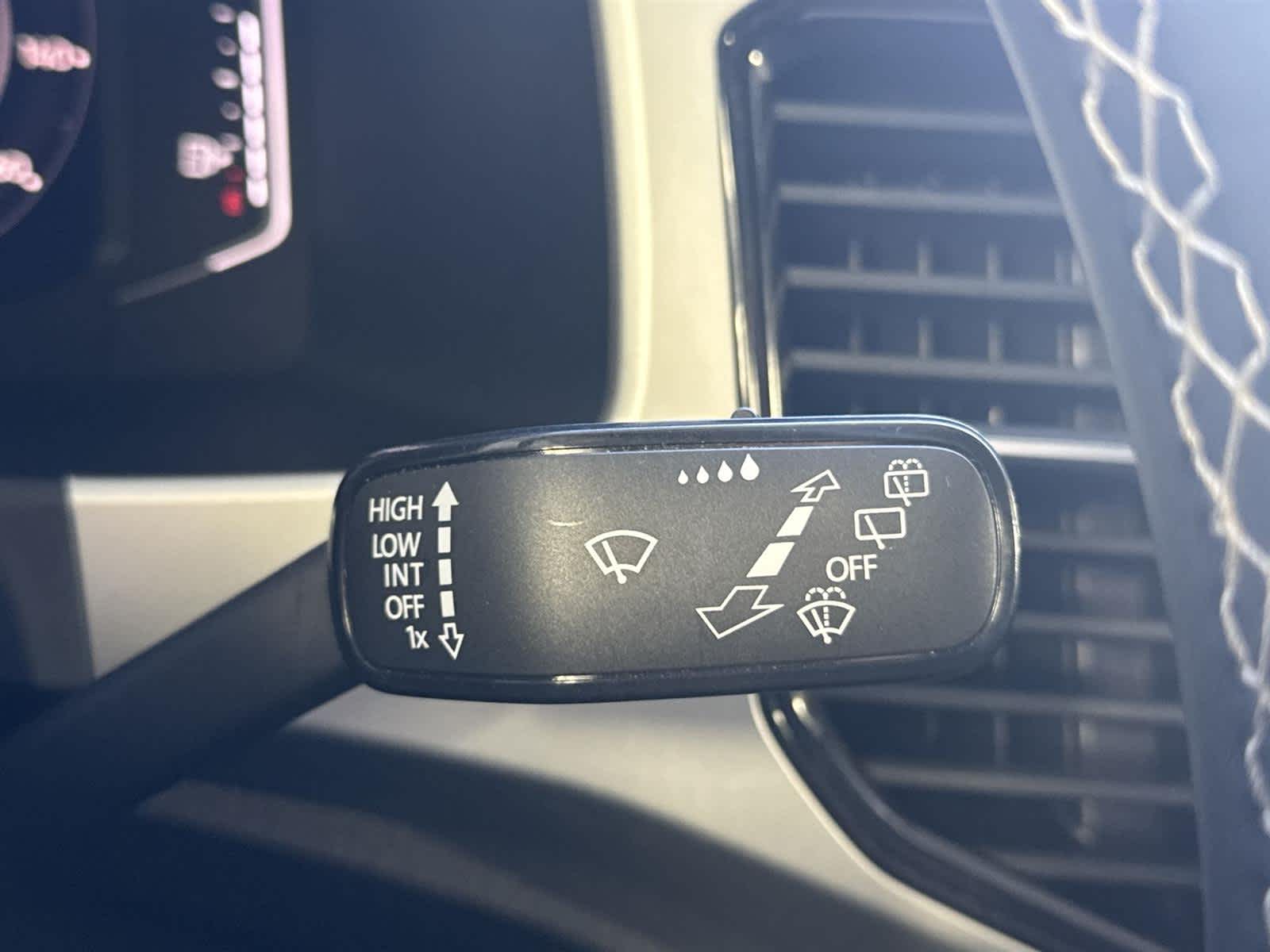 Thumbnail: 2022 Volkswagen Atlas - 27