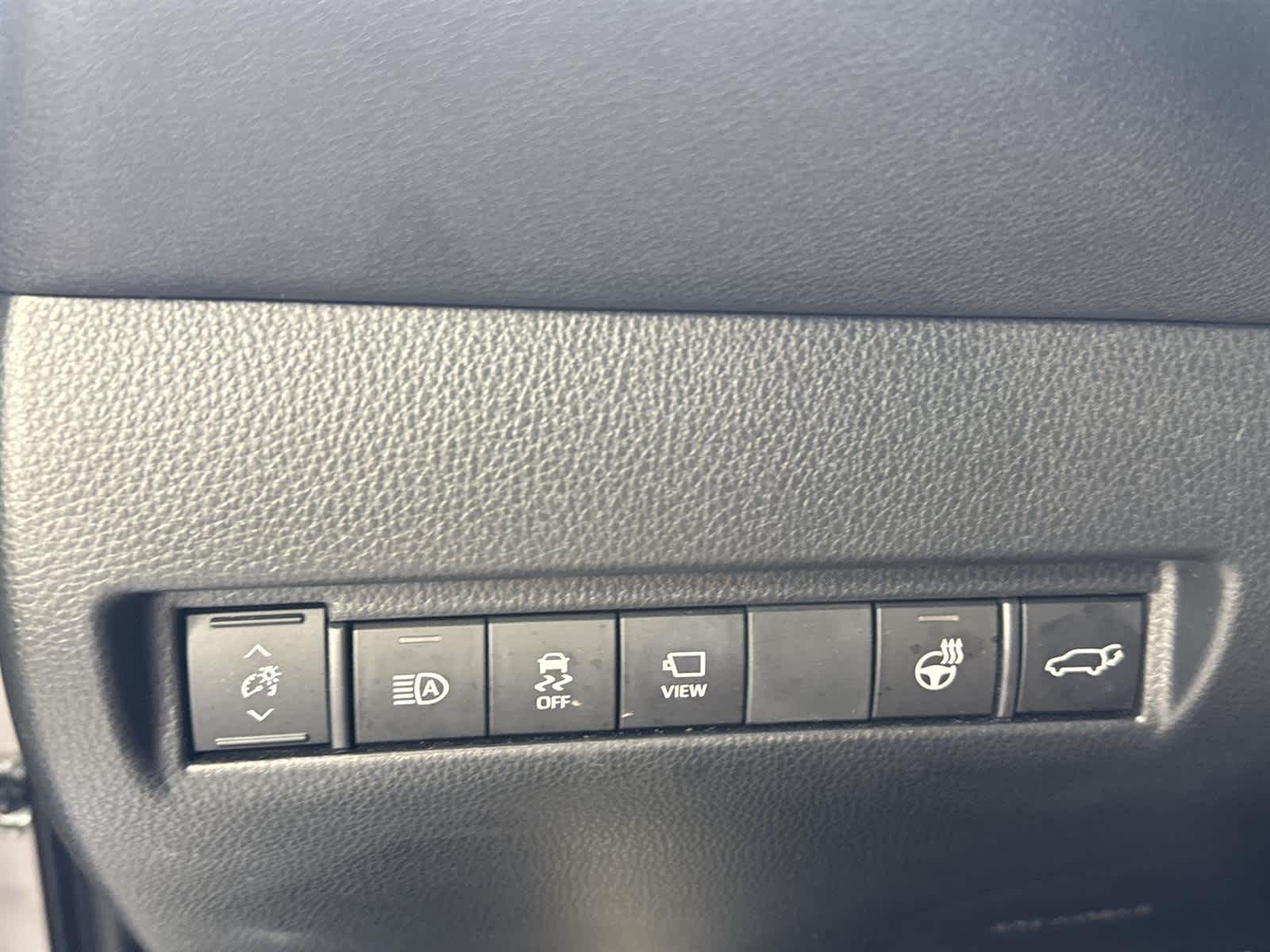 Thumbnail: 2024 Toyota Venza - 23