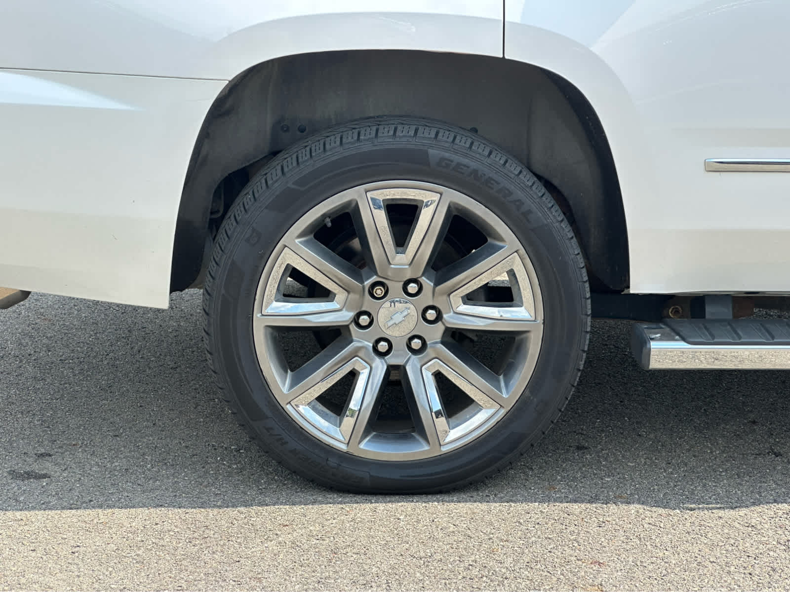 Thumbnail: 2019 Chevrolet Tahoe - 27