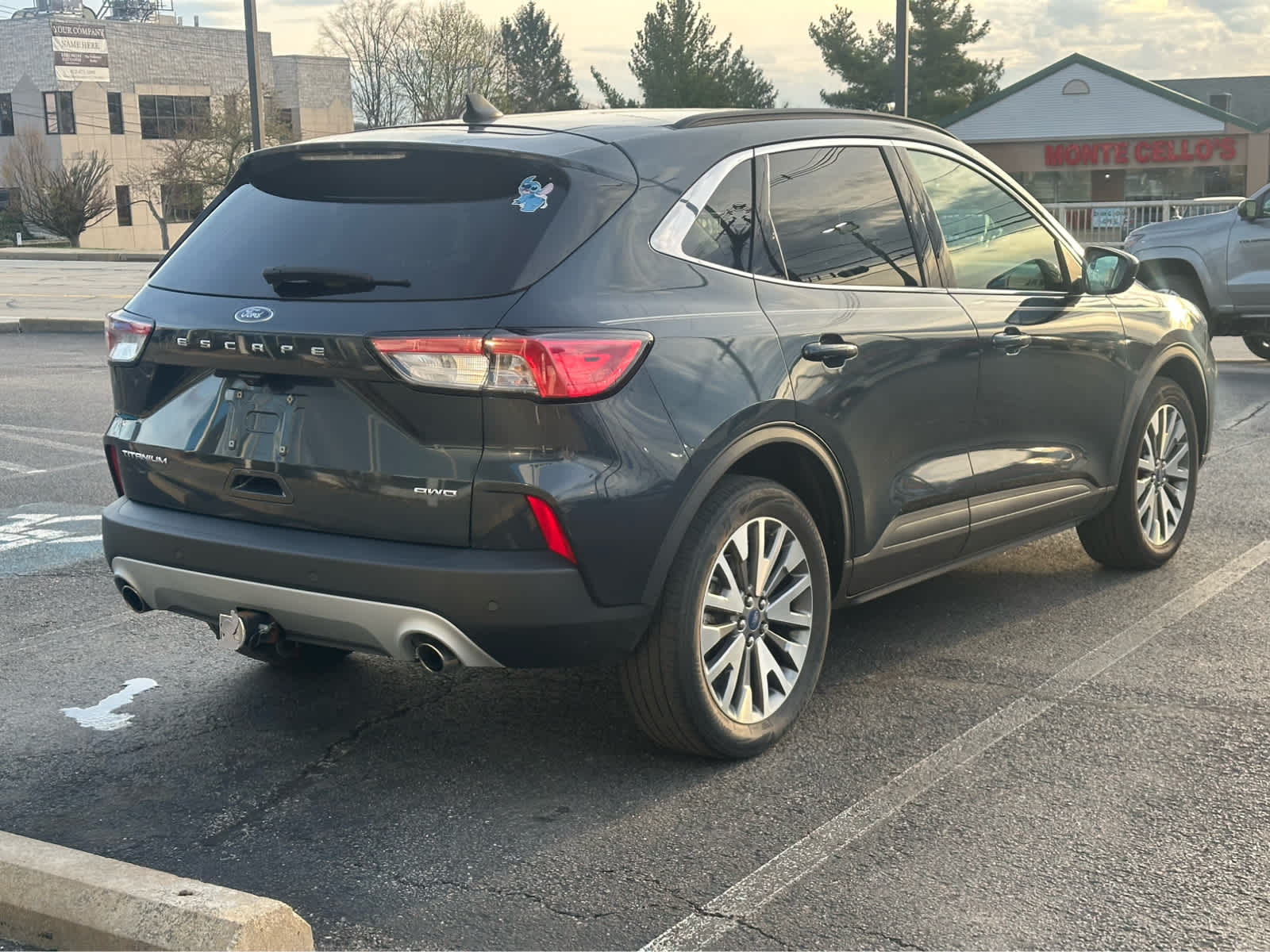 Thumbnail: 2022 Ford Escape - 6