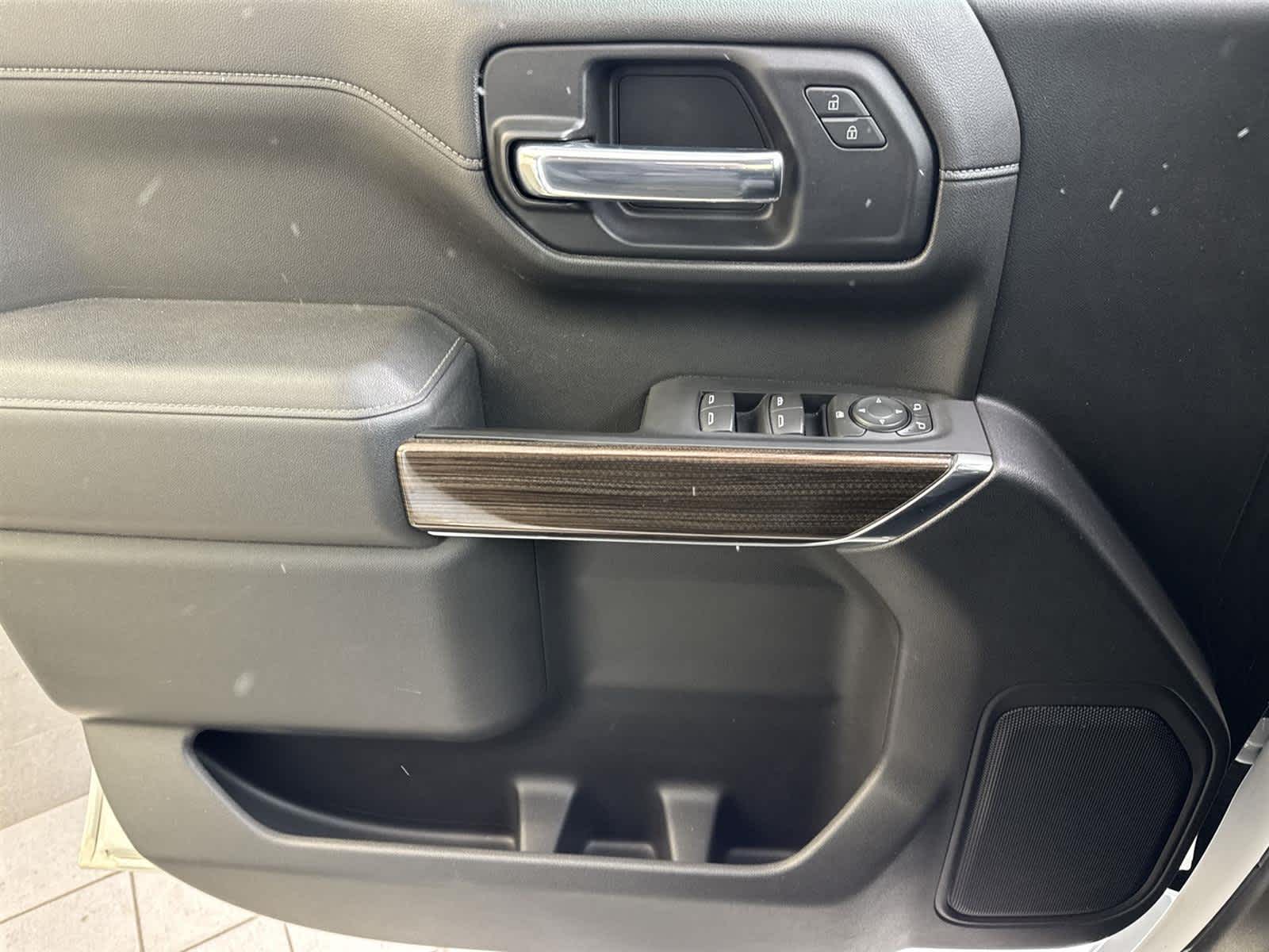 Thumbnail: 2022 Chevrolet Silverado 1500 - 23