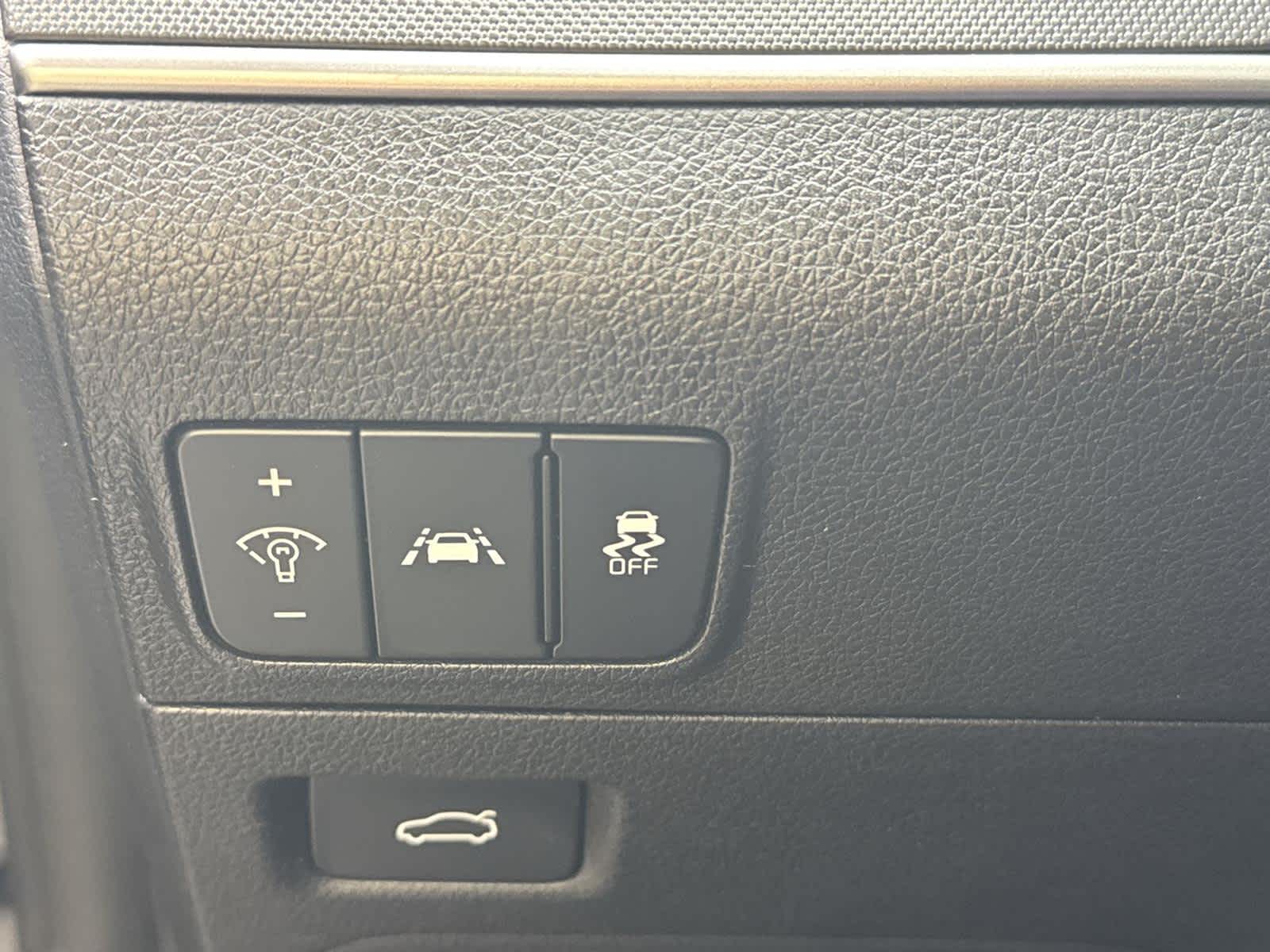 Thumbnail: 2023 Kia K5 - 23