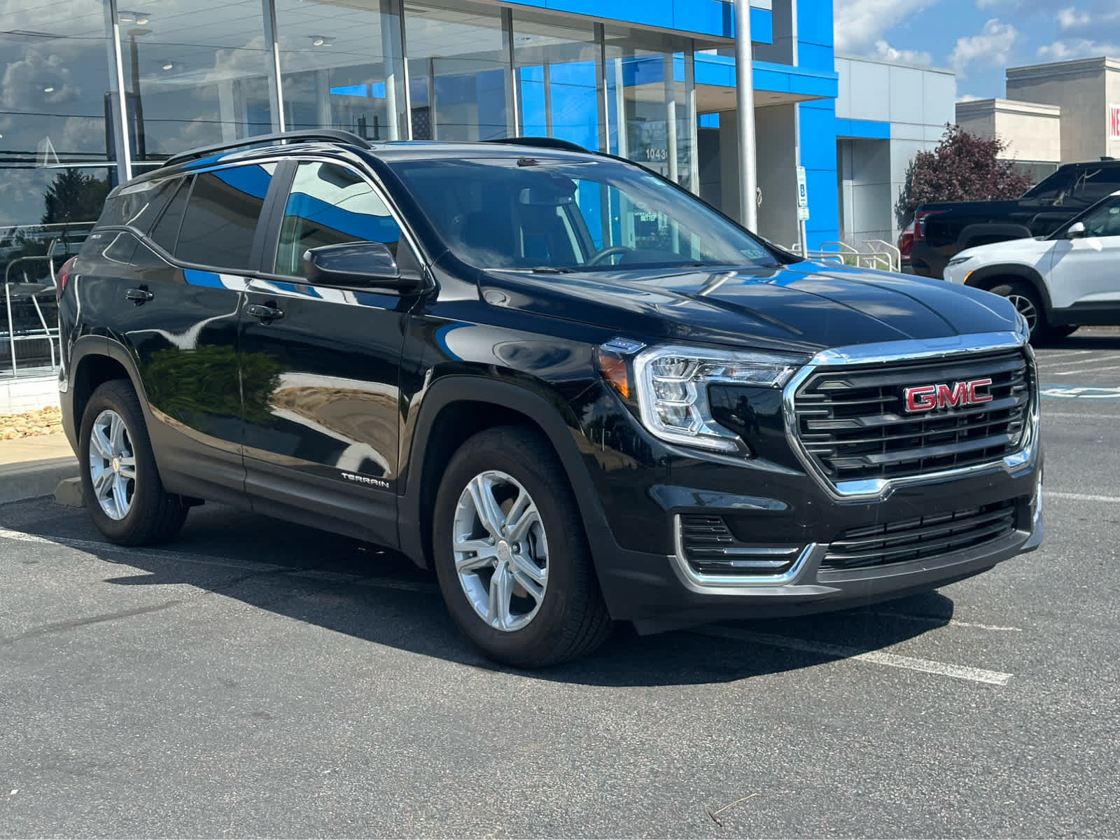 Thumbnail: 2024 GMC Terrain - 3
