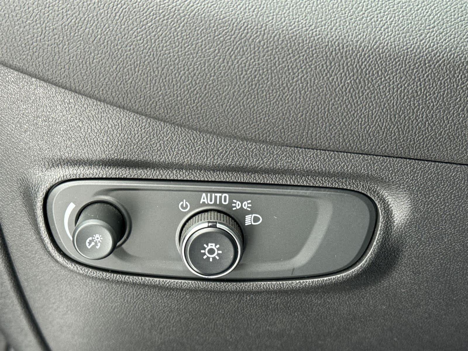 Thumbnail: 2023 Chevrolet Equinox - 26