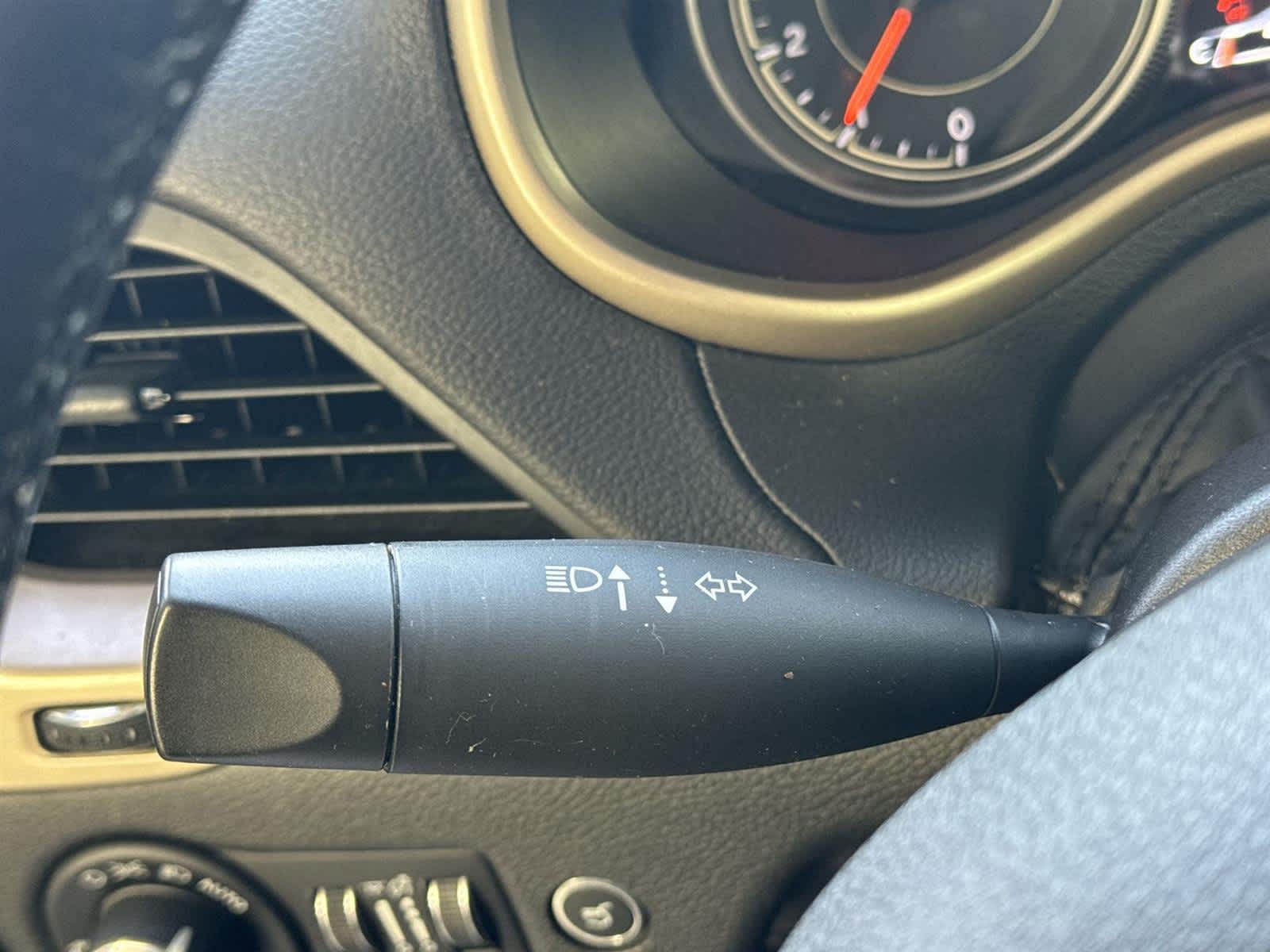 Thumbnail: 2018 Jeep Cherokee - 25