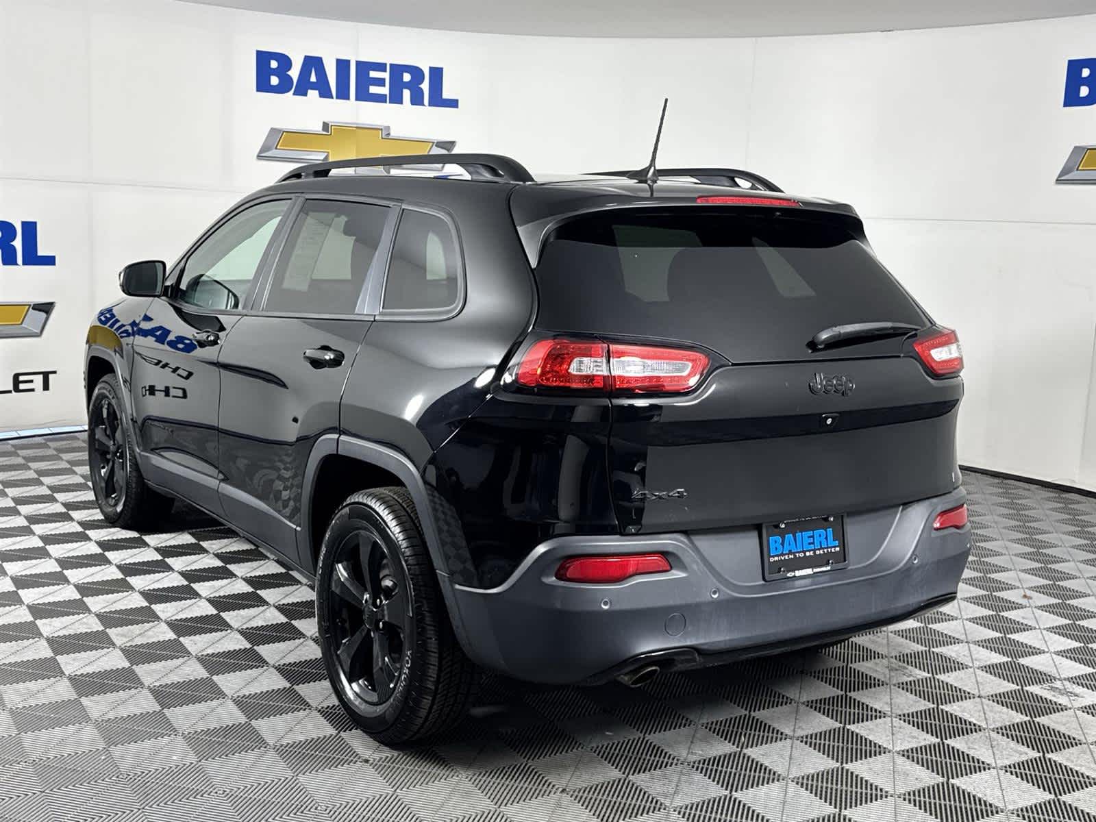 Thumbnail: 2018 Jeep Cherokee - 3