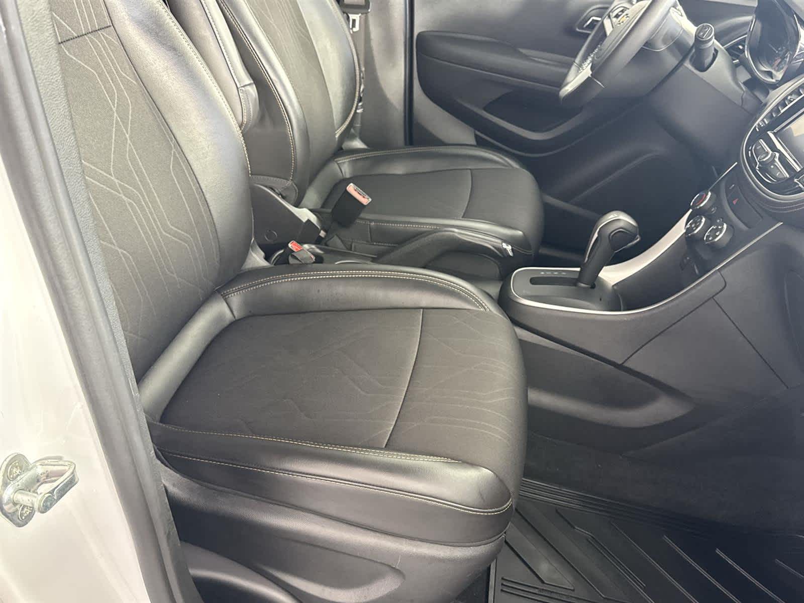 Thumbnail: 2020 Chevrolet Trax - 16