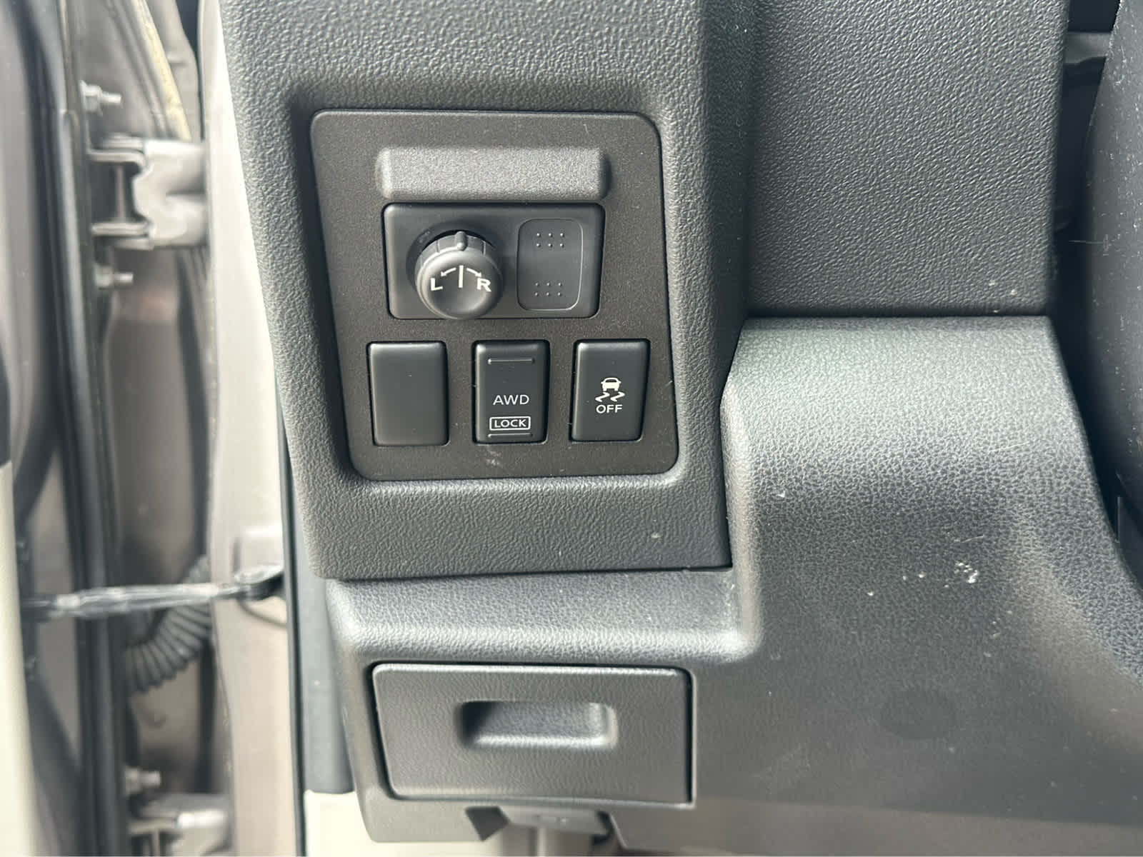 2013 Nissan Rogue S 16